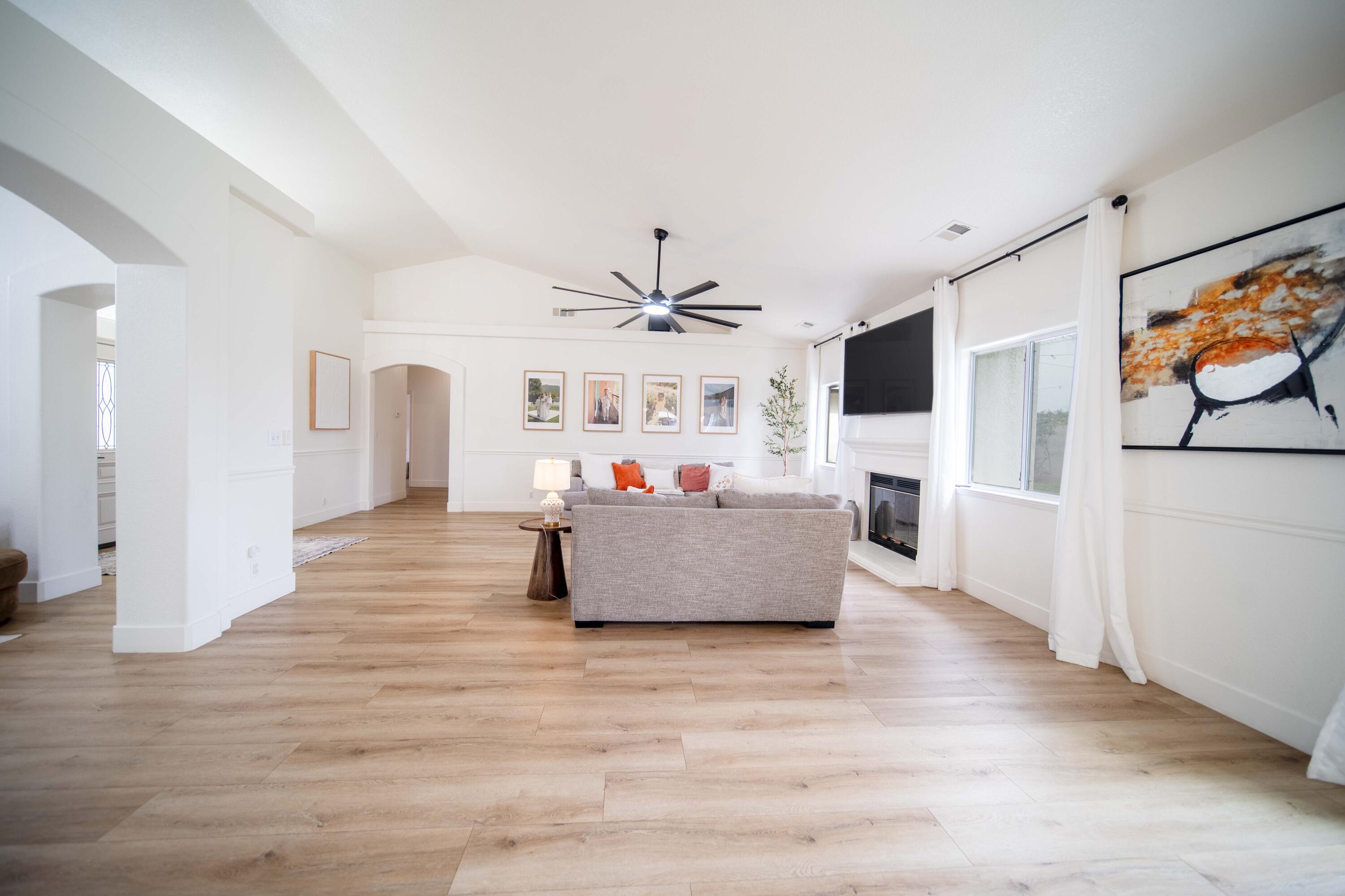 2330 S Stover St, Visalia, CA 93292