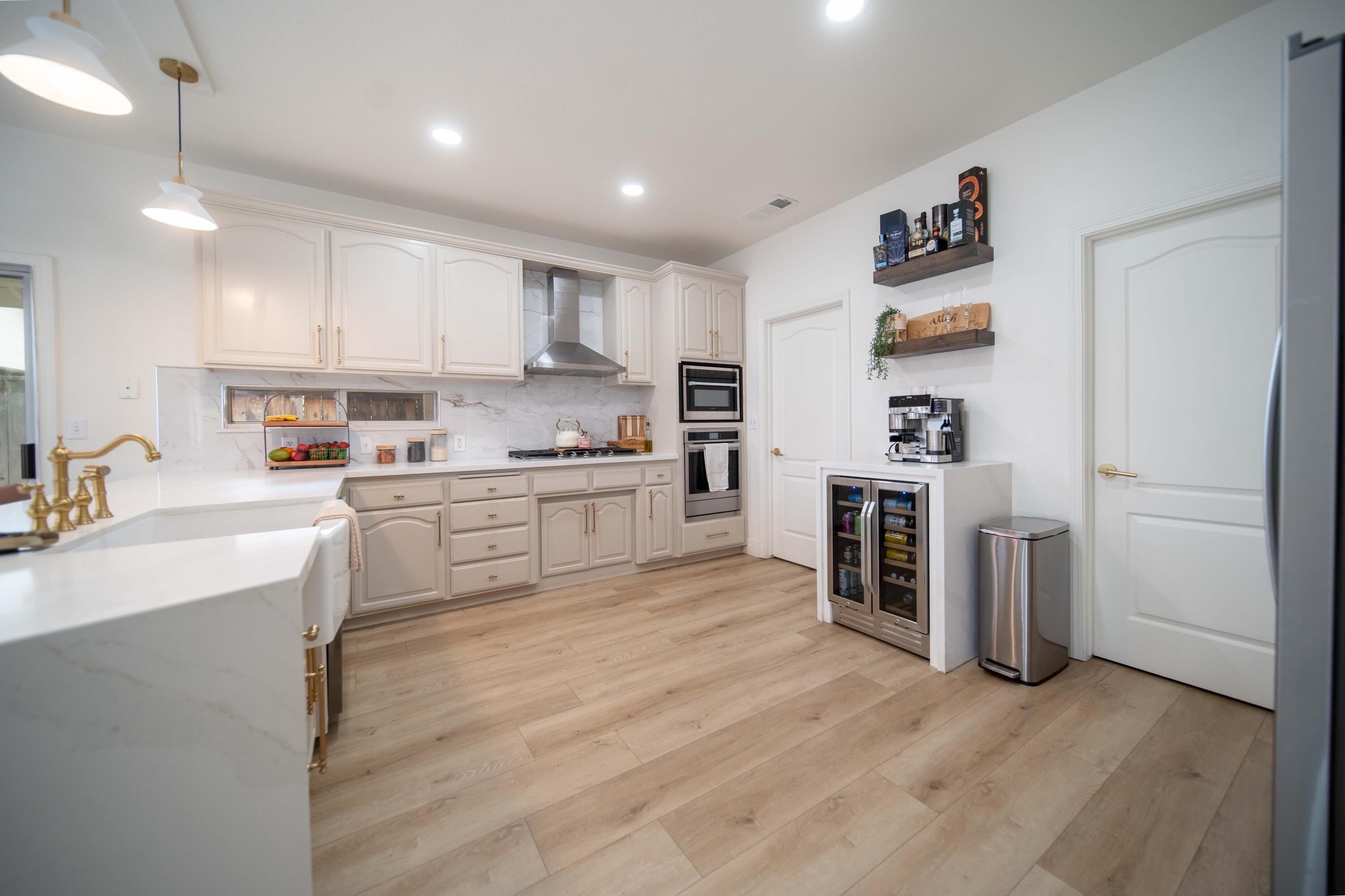 2330 S Stover St, Visalia, CA 93292