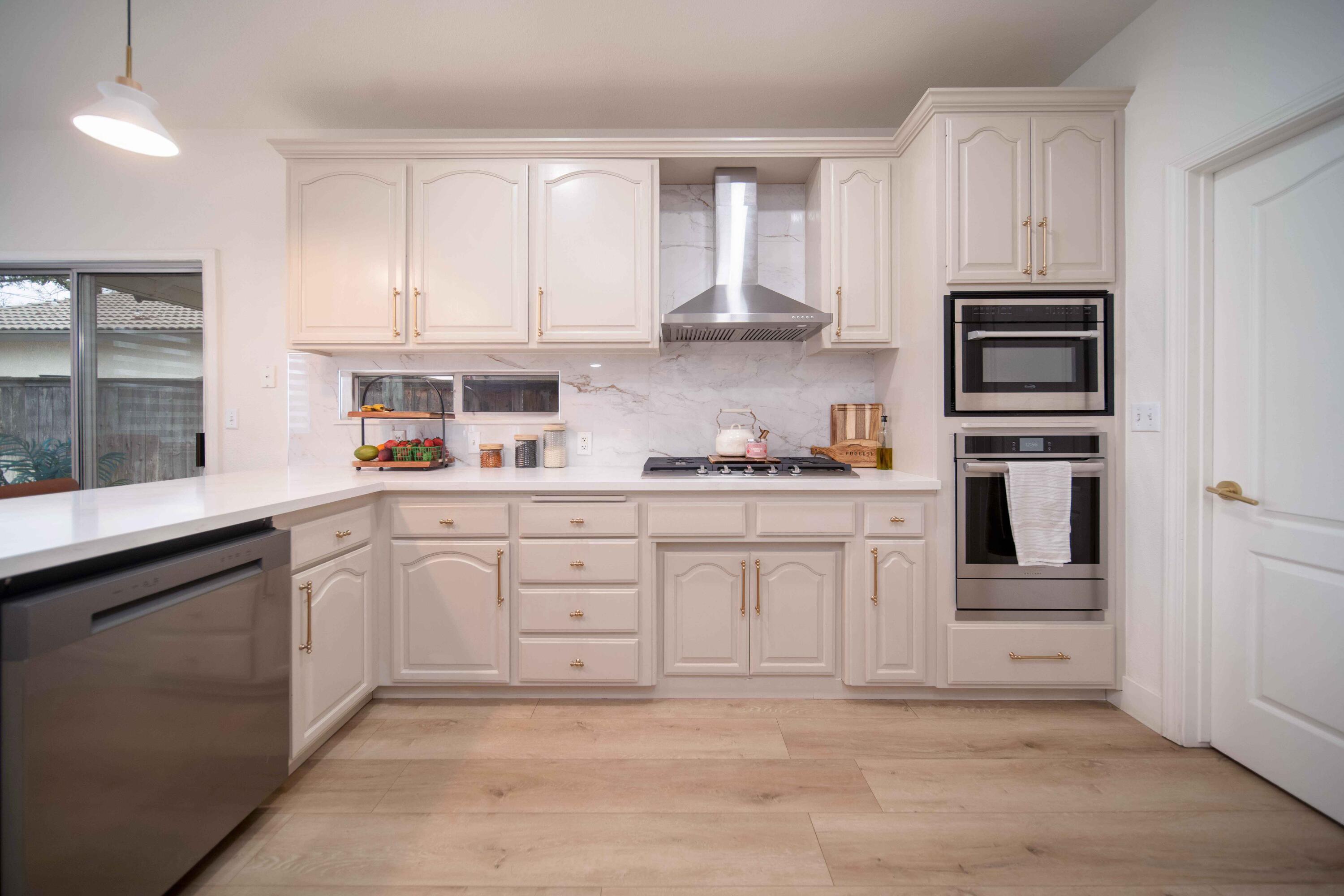 2330 S Stover St, Visalia, CA 93292