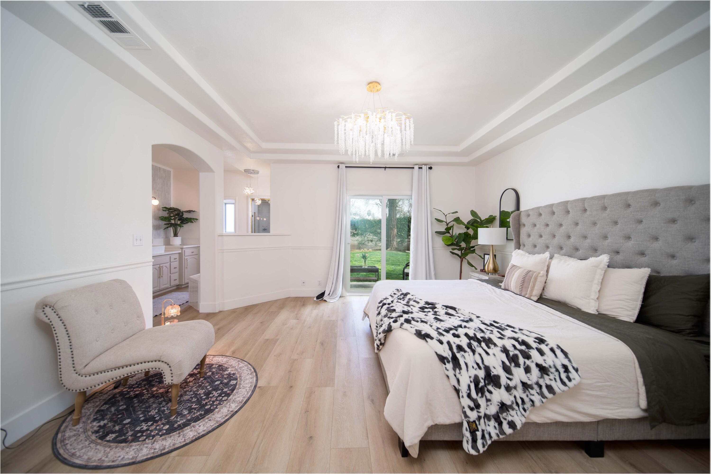 2330 S Stover St, Visalia, CA 93292