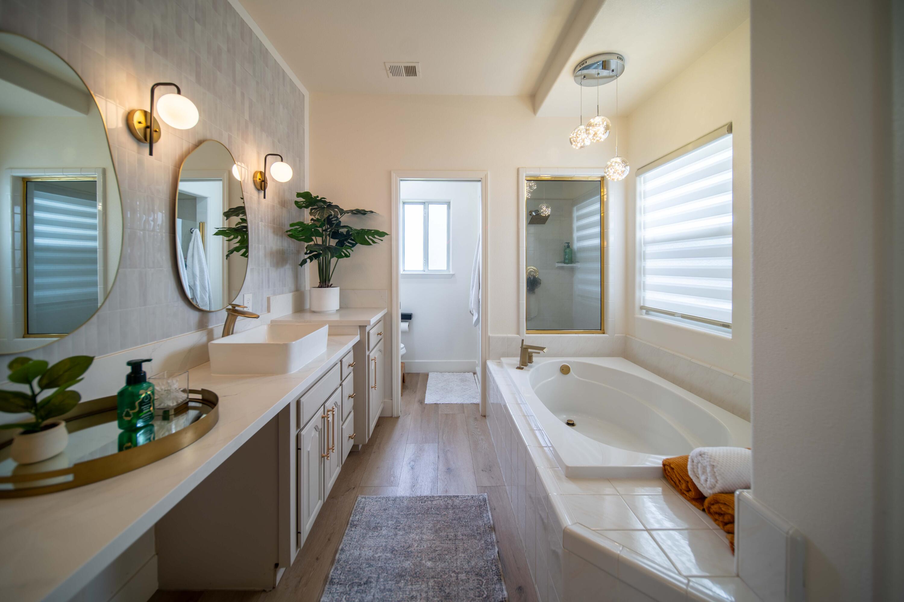 2330 S Stover St, Visalia, CA 93292