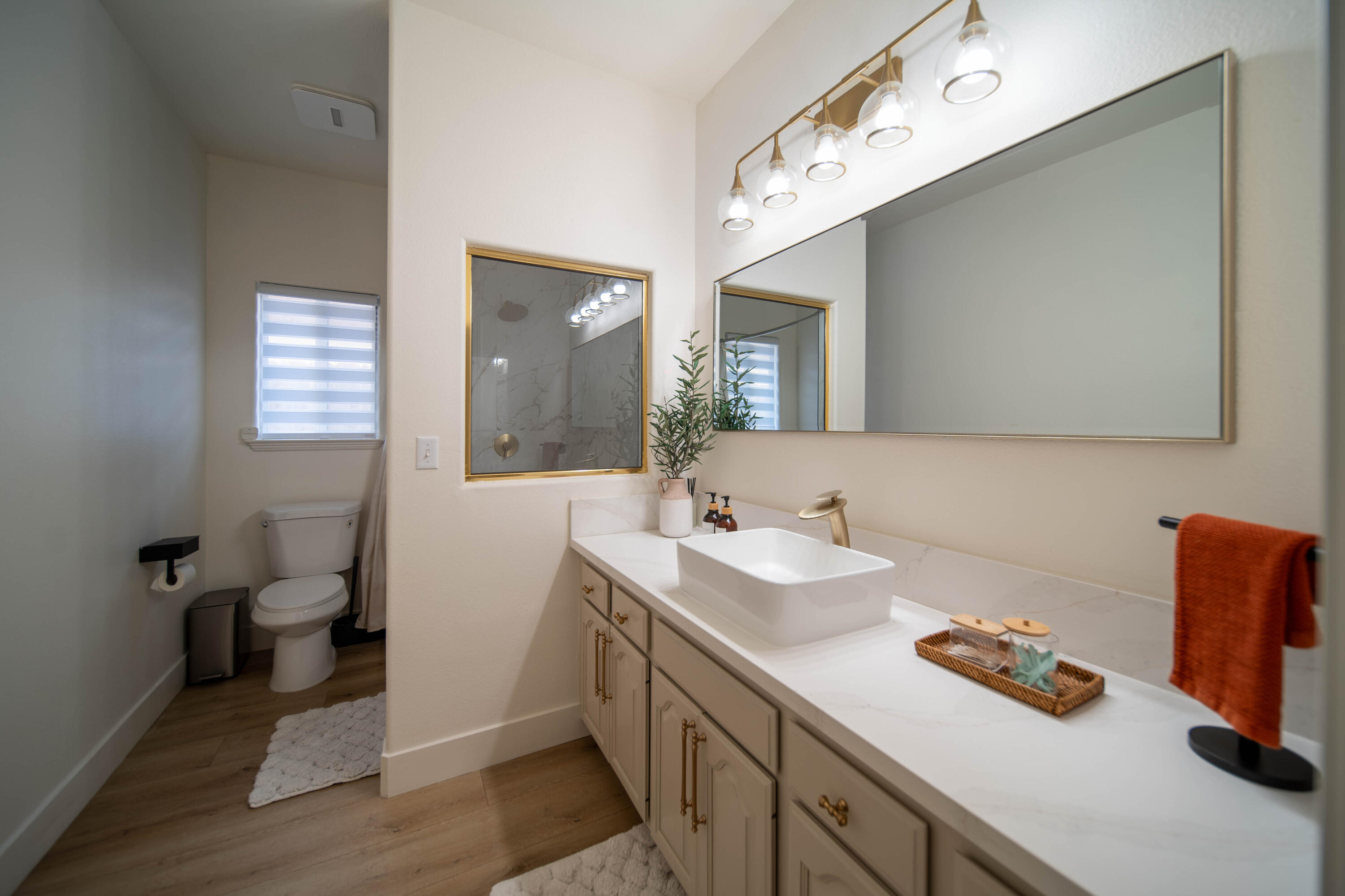 2330 S Stover St, Visalia, CA 93292