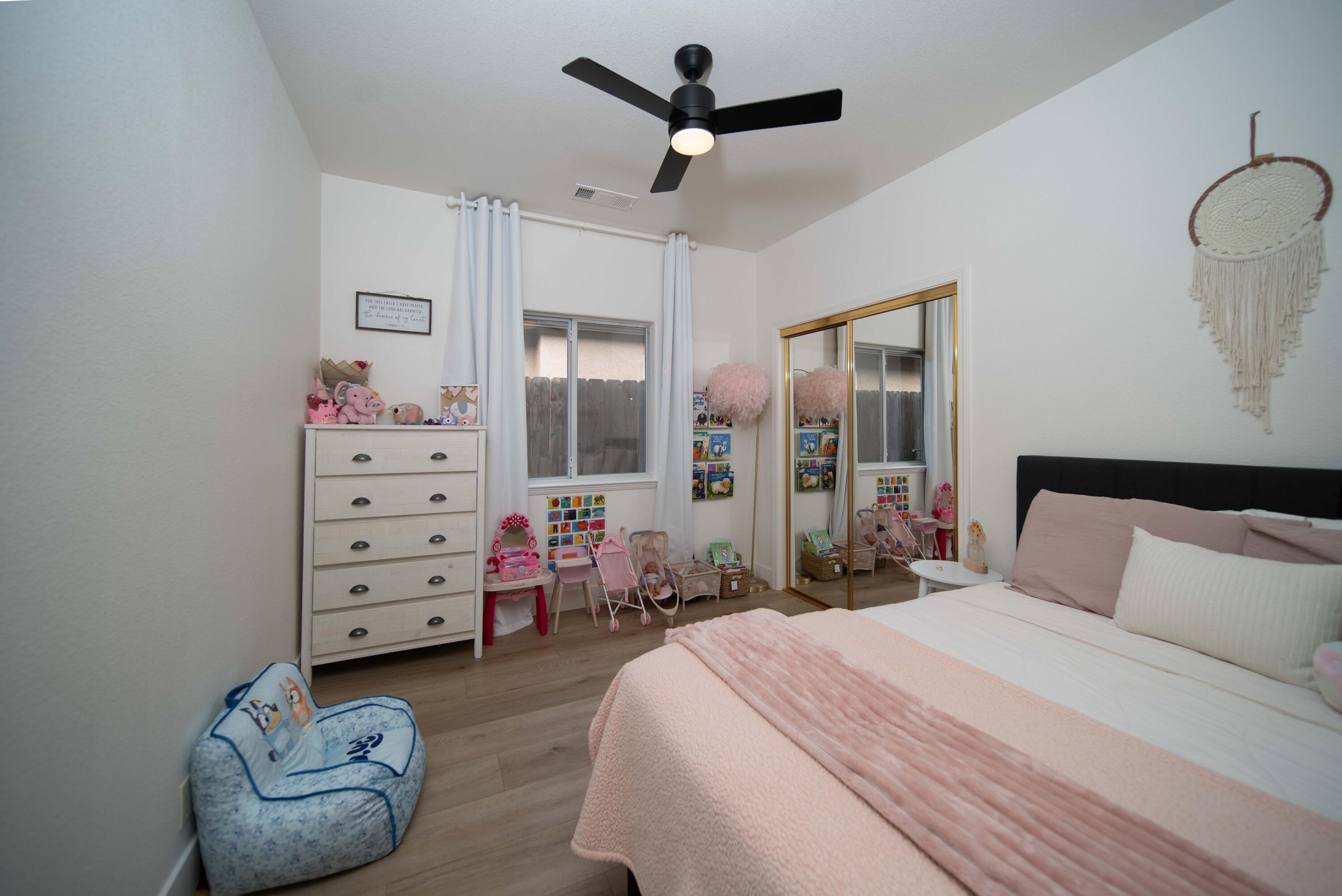 2330 S Stover St, Visalia, CA 93292