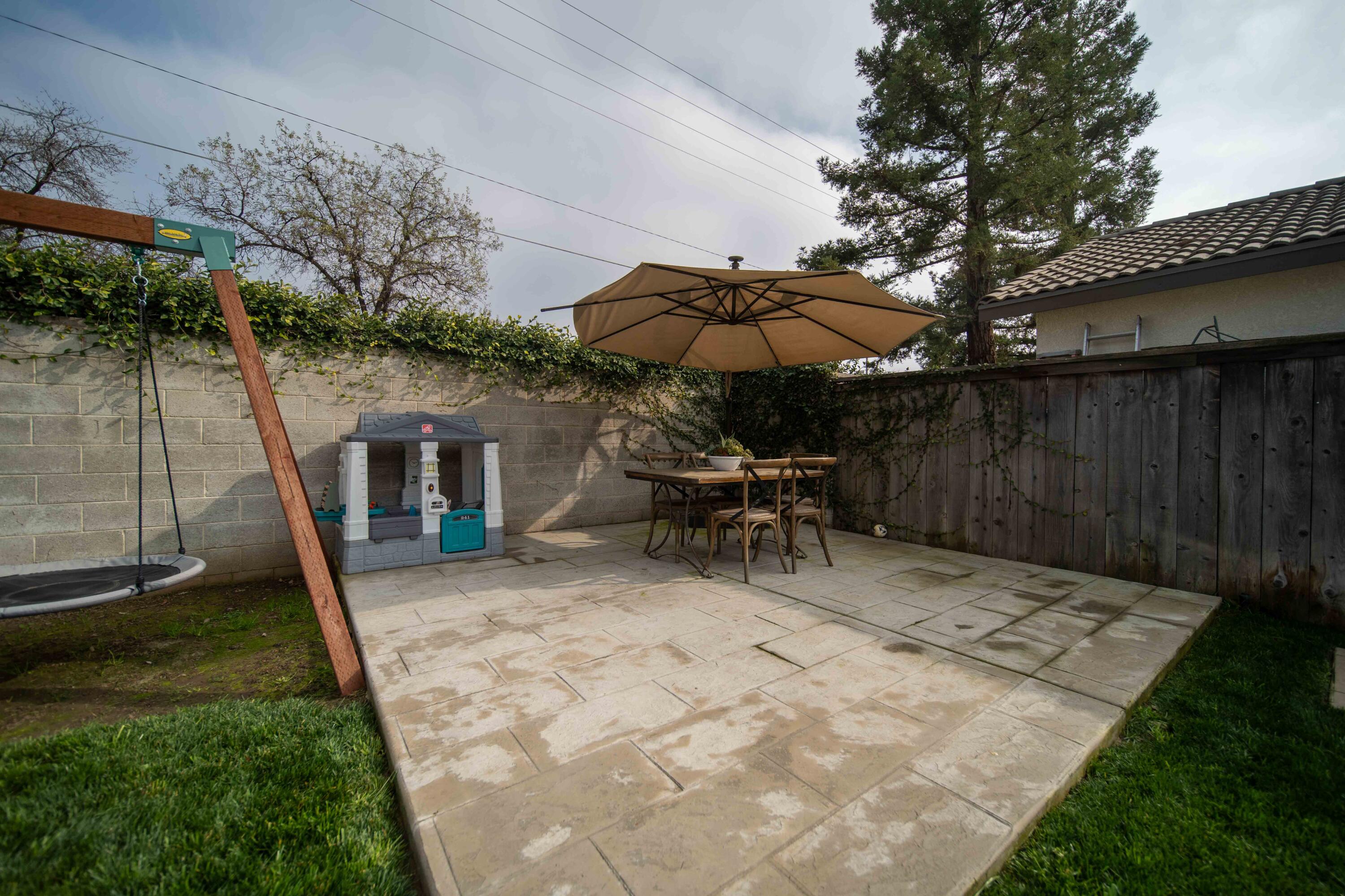 2330 S Stover St, Visalia, CA 93292