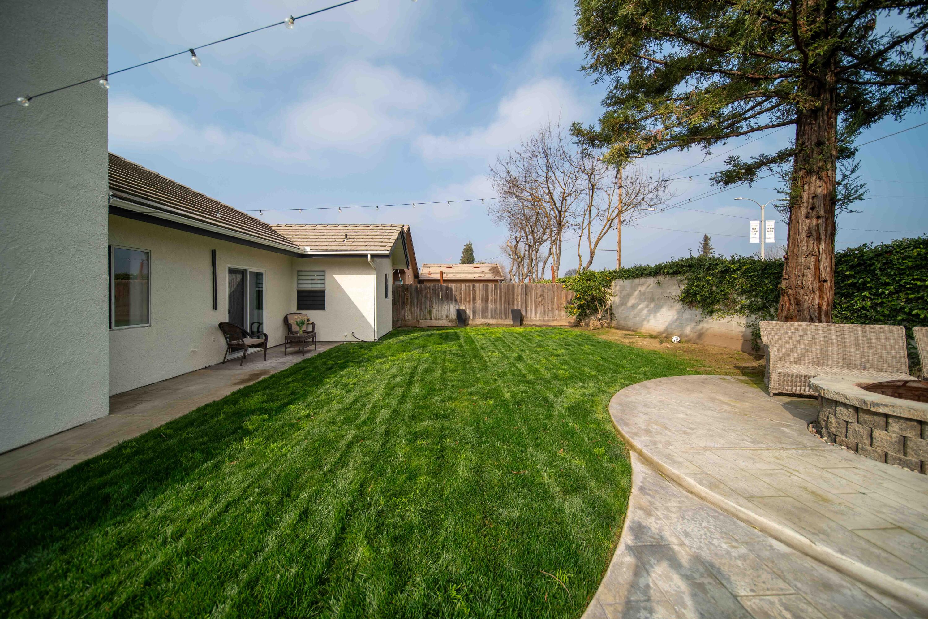 2330 S Stover St, Visalia, CA 93292