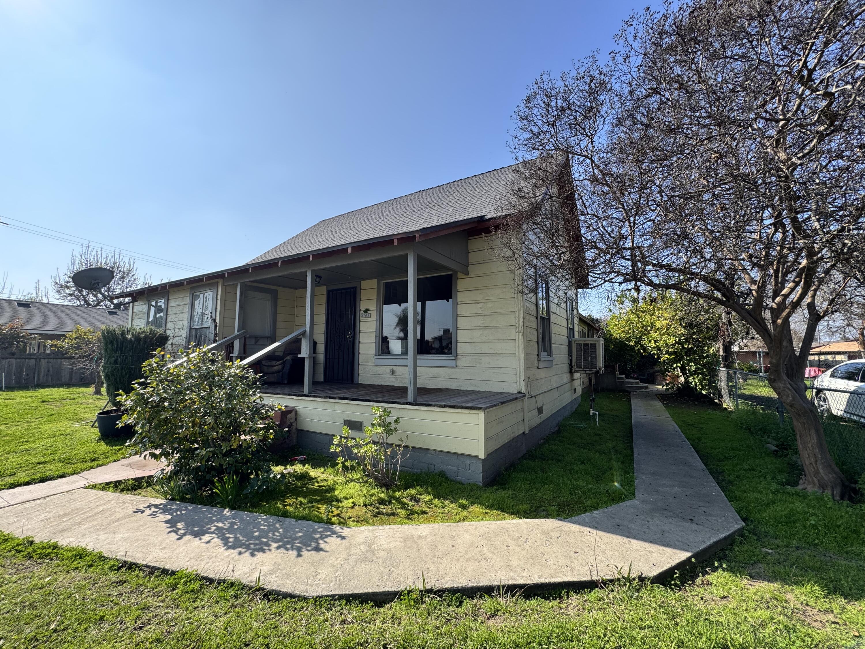 297 S Cornell St, Porterville, CA 93257