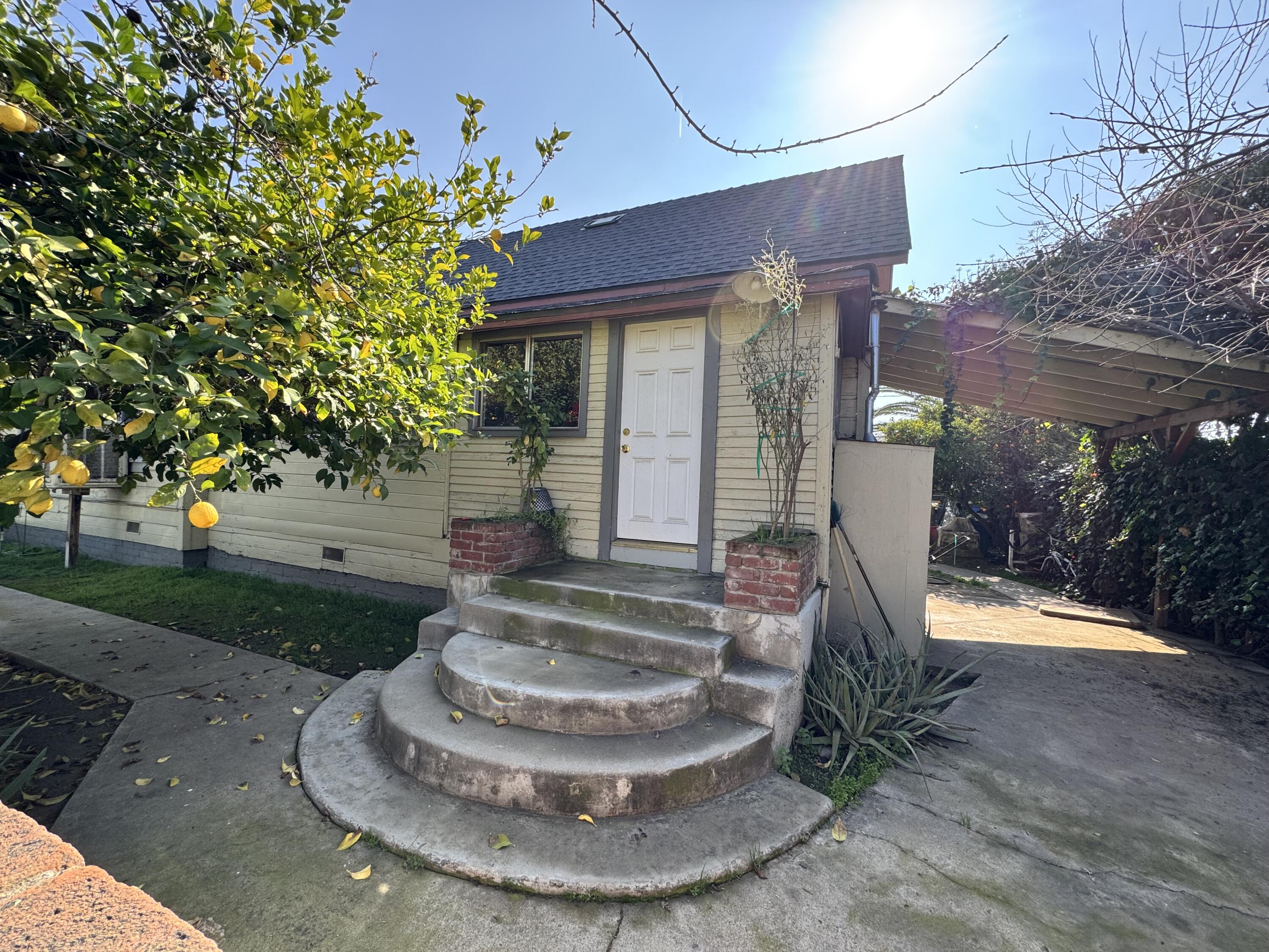 297 S Cornell St, Porterville, CA 93257