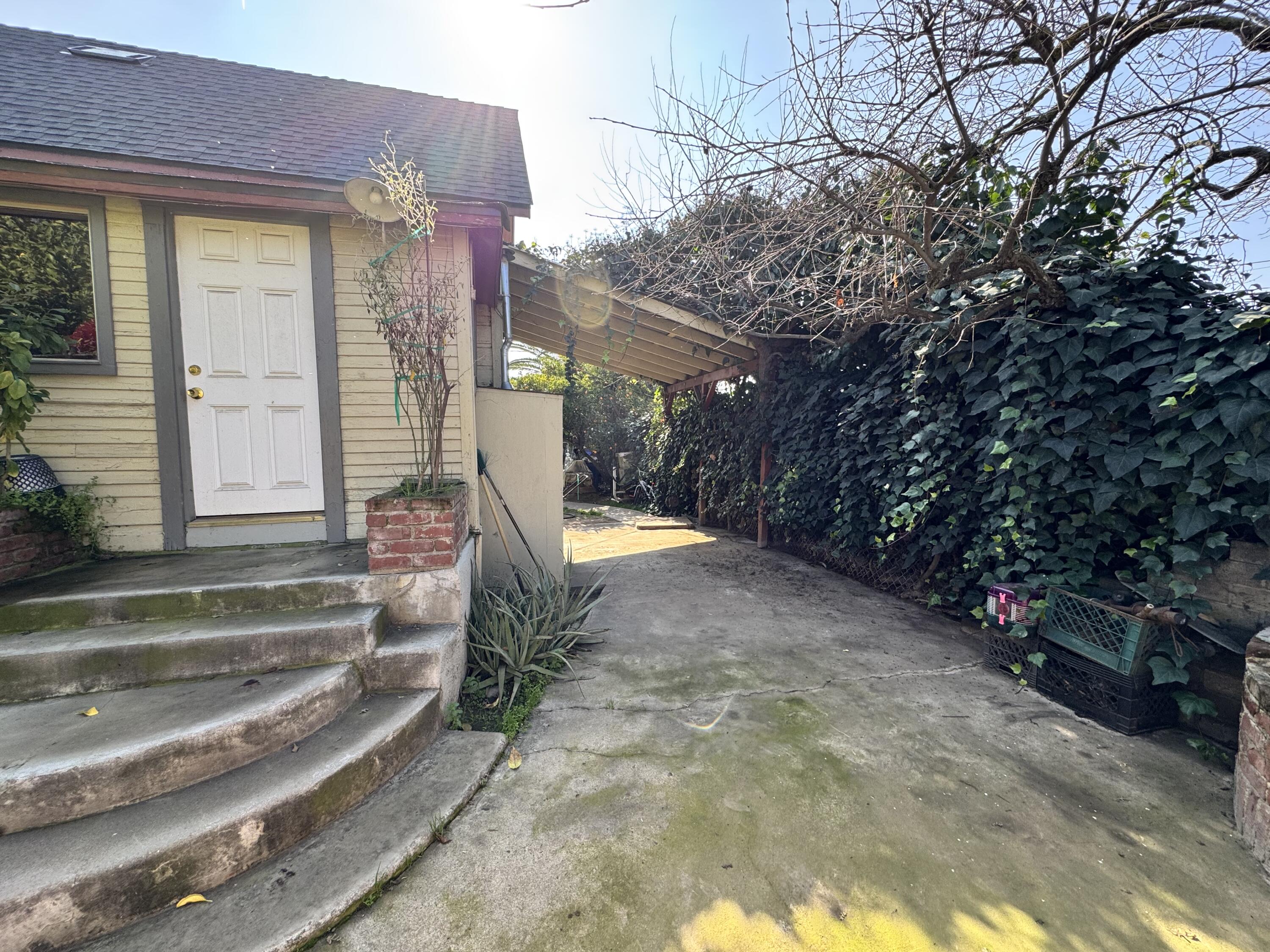 297 S Cornell St, Porterville, CA 93257