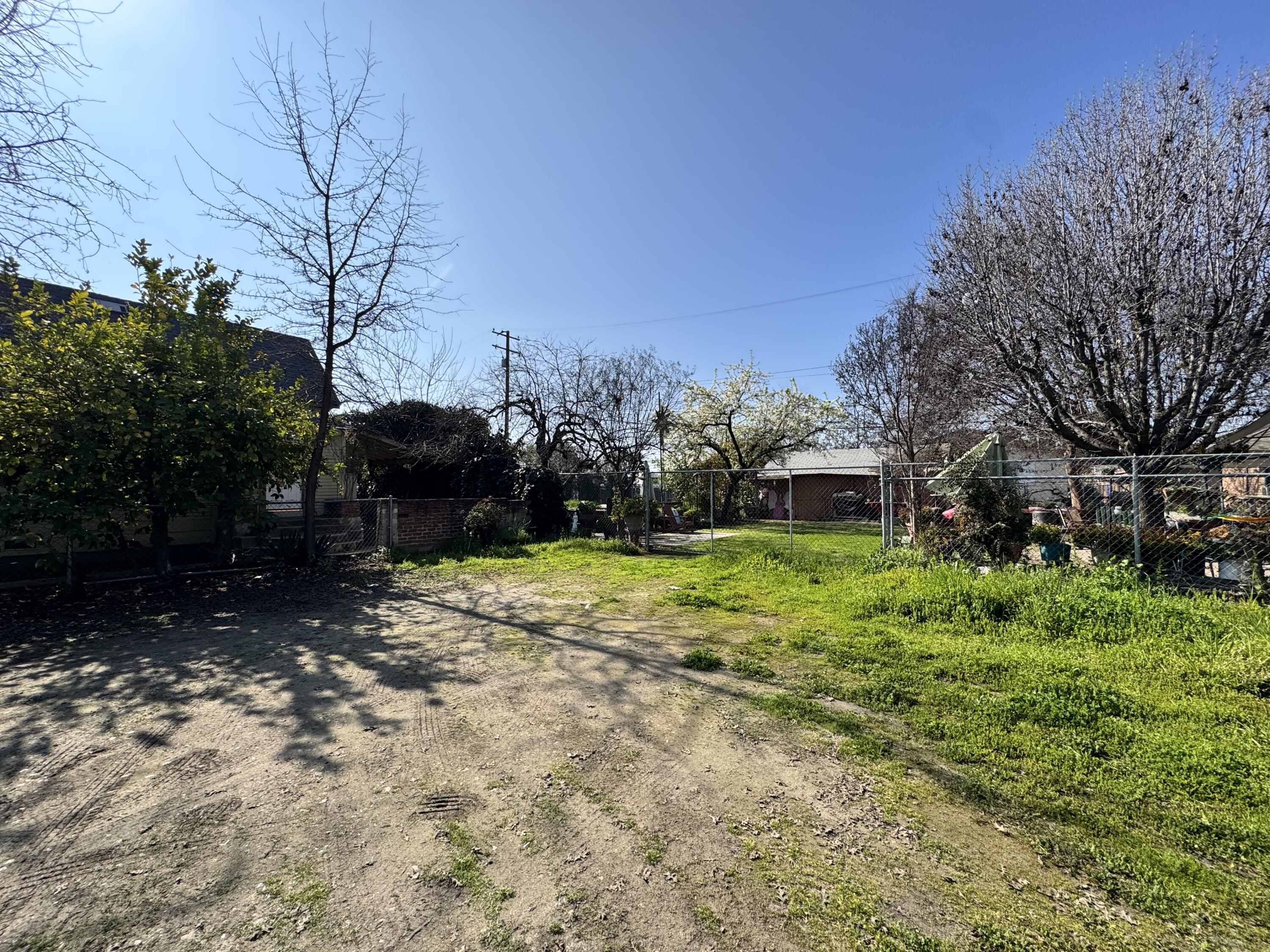 297 S Cornell St, Porterville, CA 93257