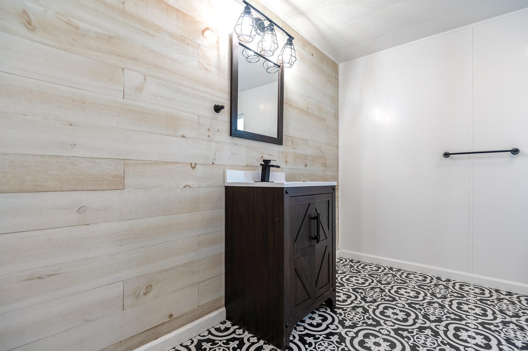 5505 W Tulare Ave #330, Visalia, CA 93277