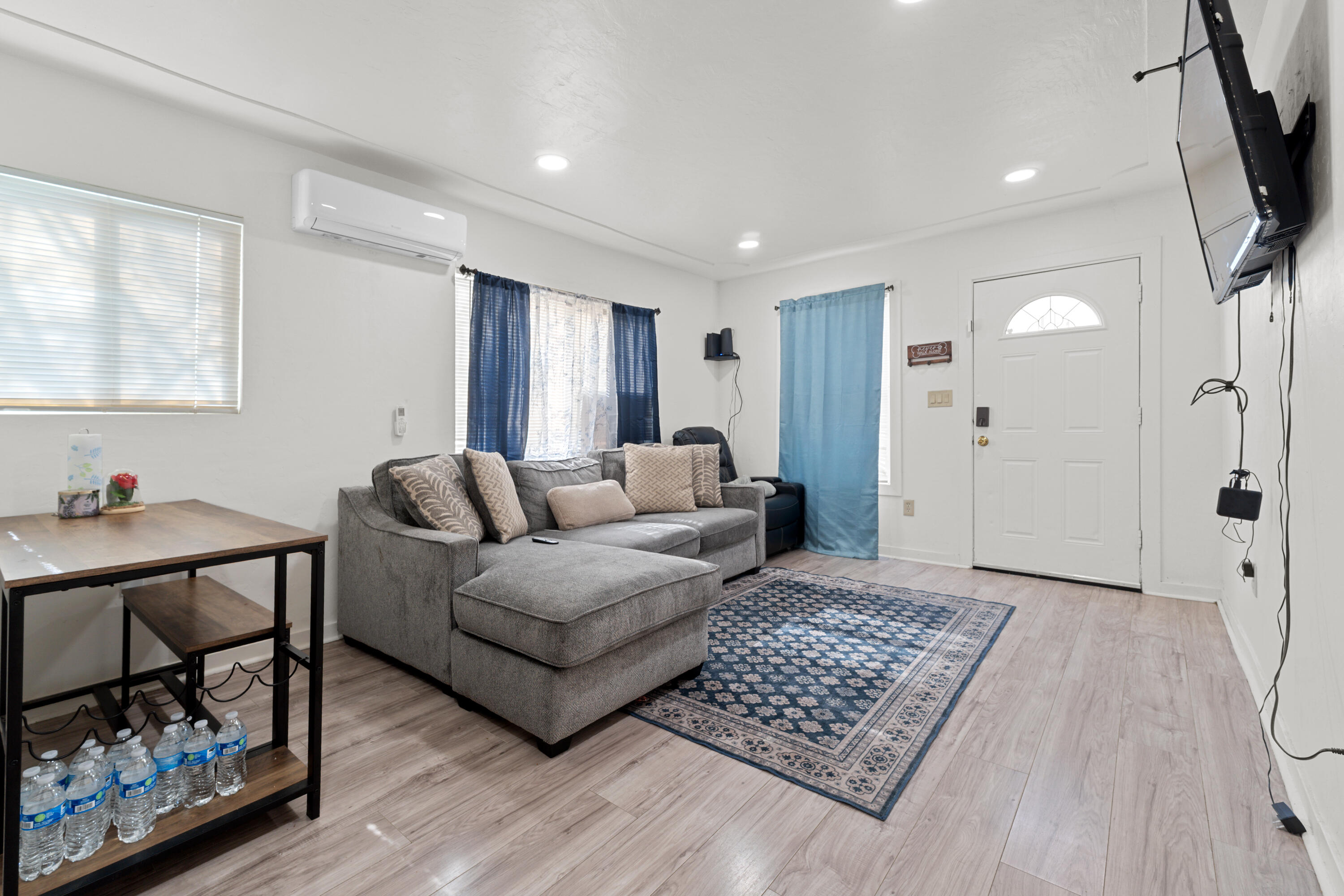 448 S Palm St, Woodlake, CA 93286