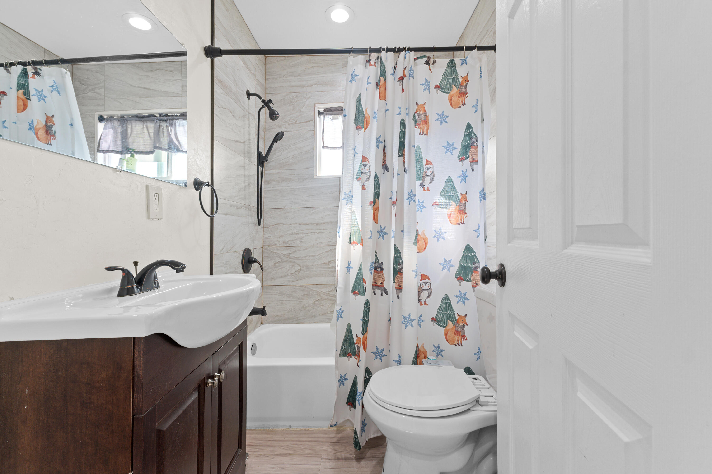 448 S Palm St, Woodlake, CA 93286