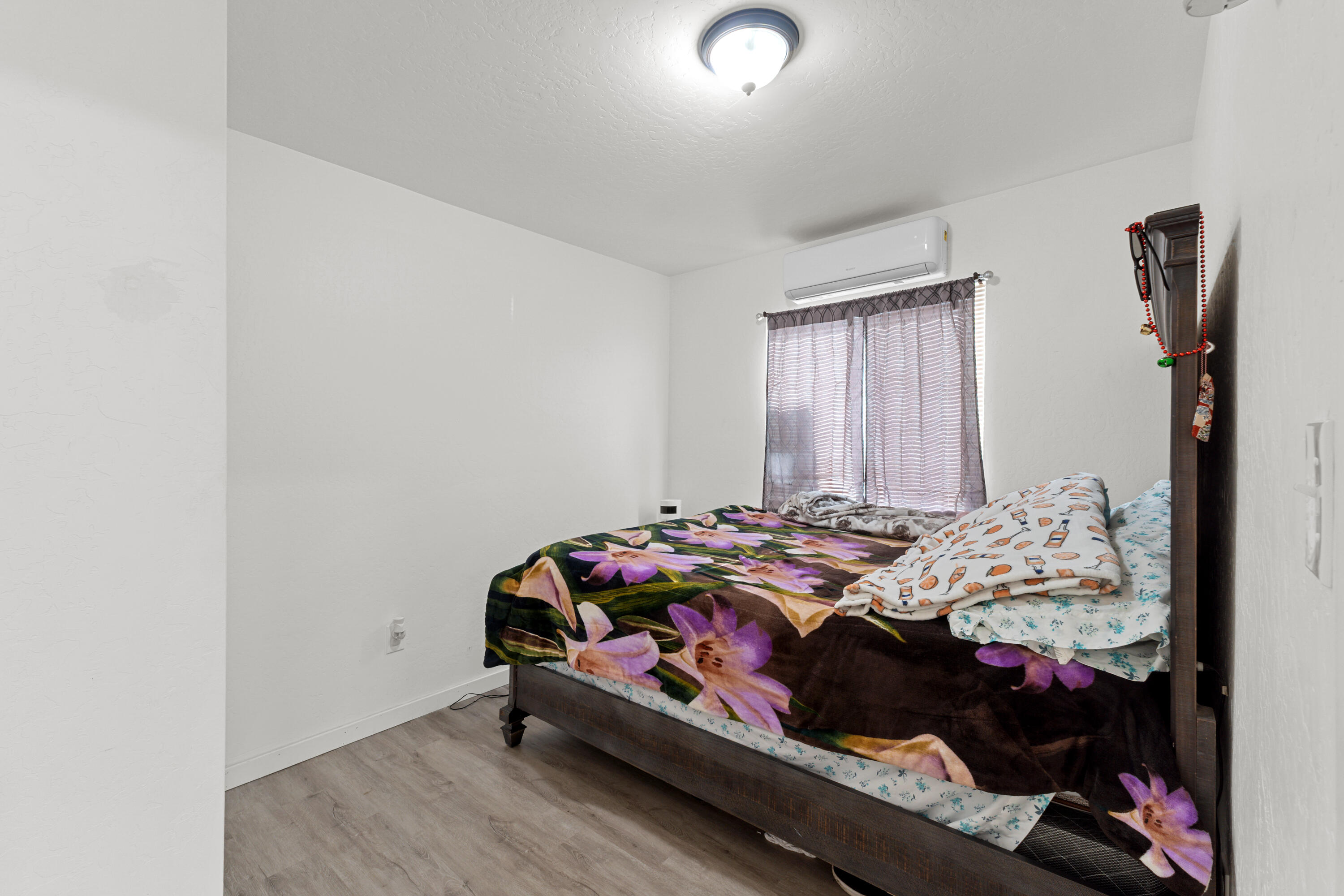 448 S Palm St, Woodlake, CA 93286