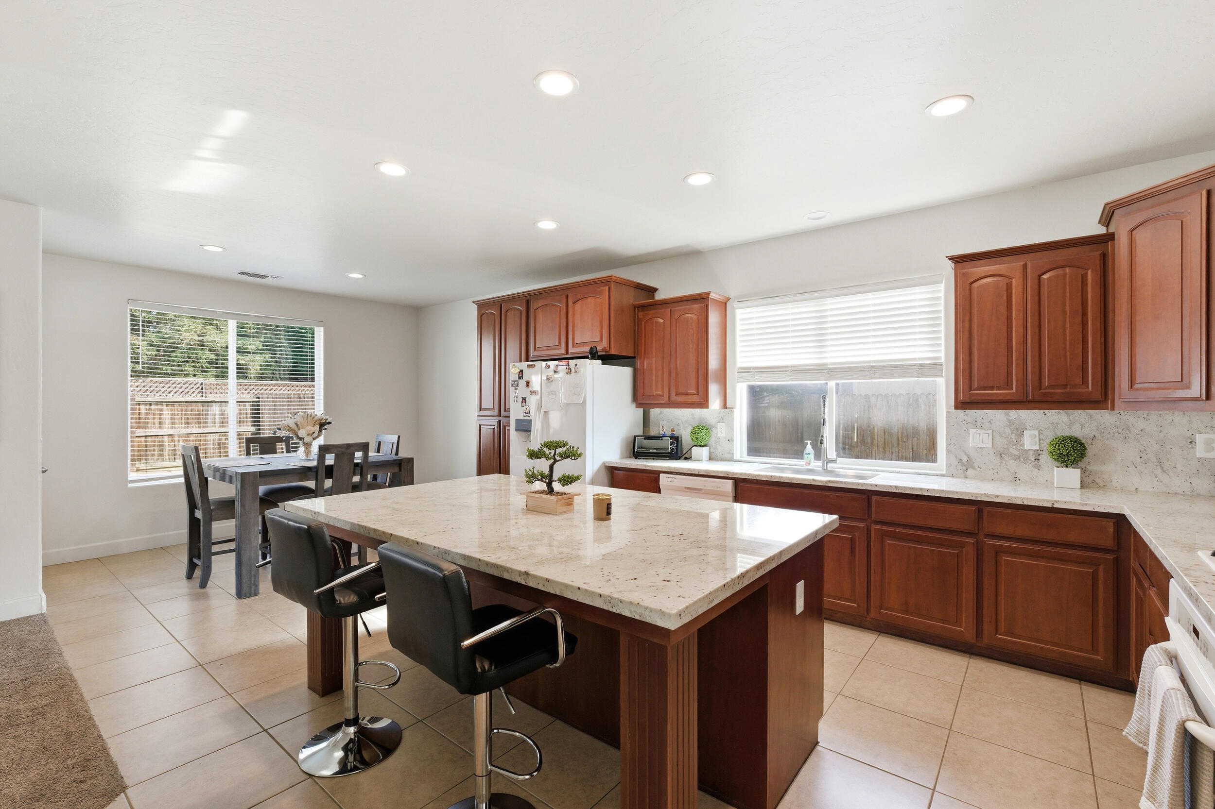 346 Martin St, Tulare, CA 93274