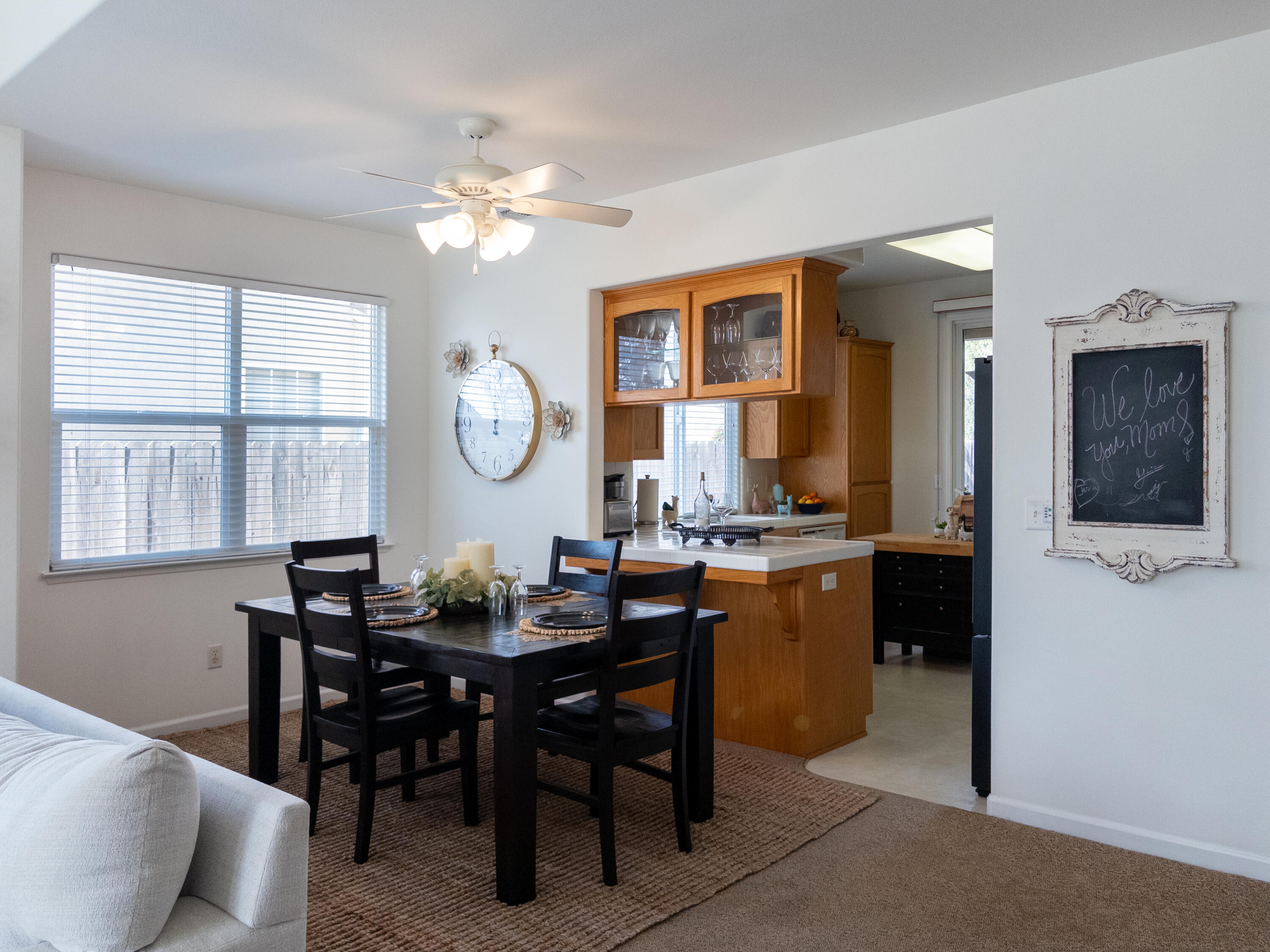 337 Village Dr, Dinuba, CA 93618