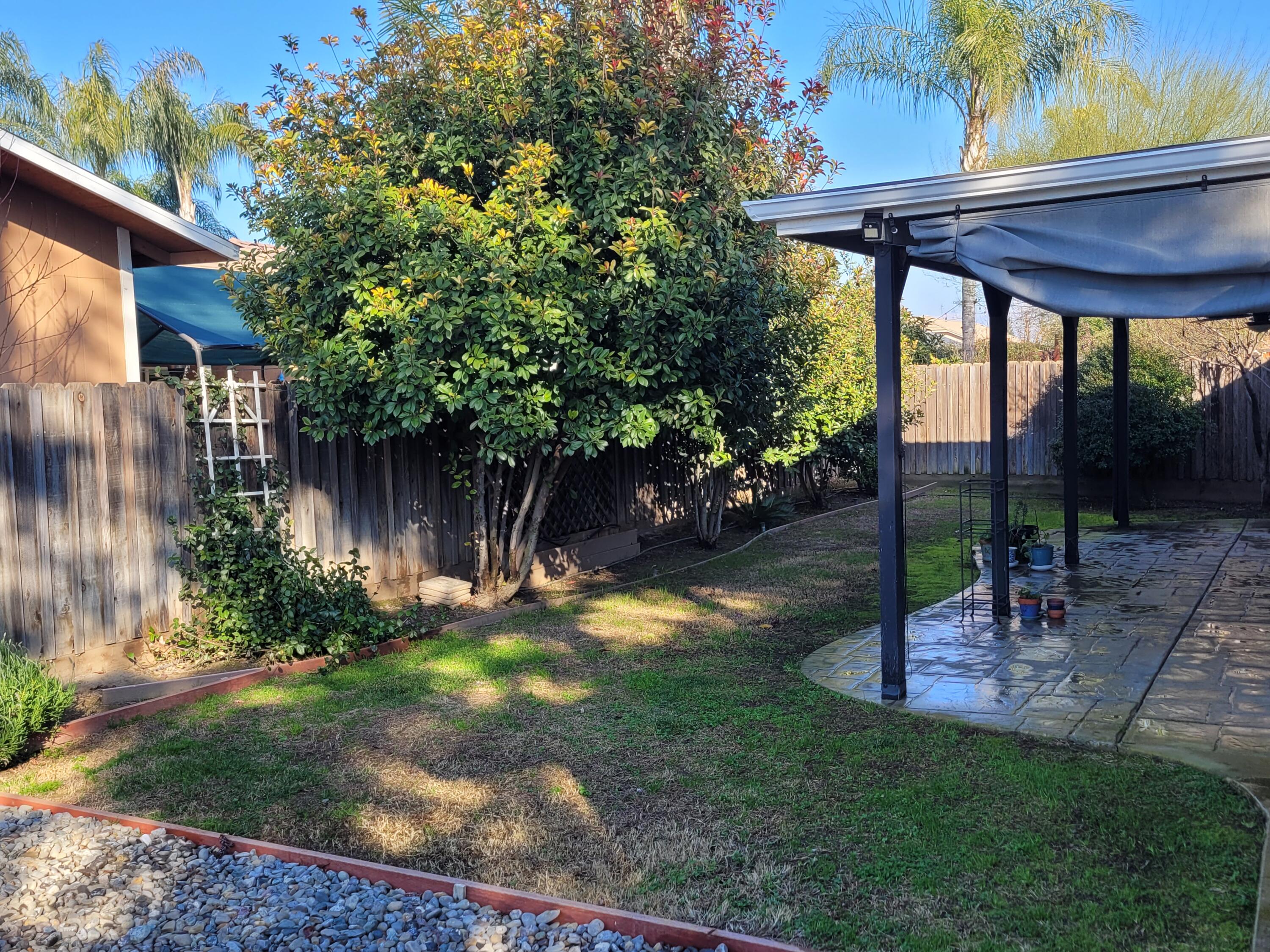 2542 E Parkview Ave, Visalia, CA 93292