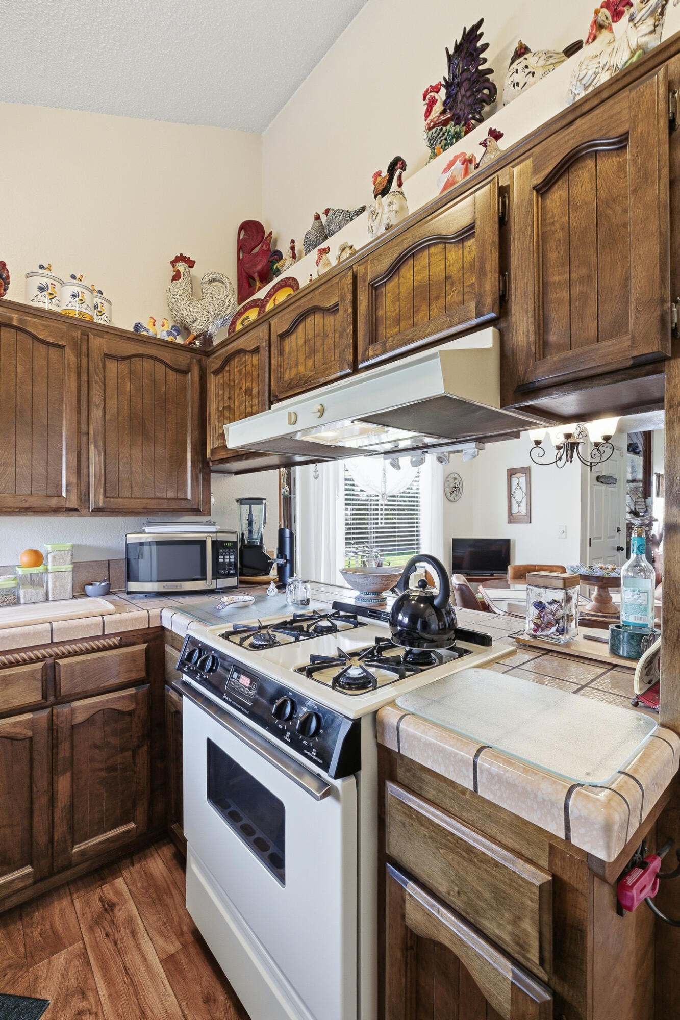 1205 E Ferguson Ave, Visalia, CA 93292