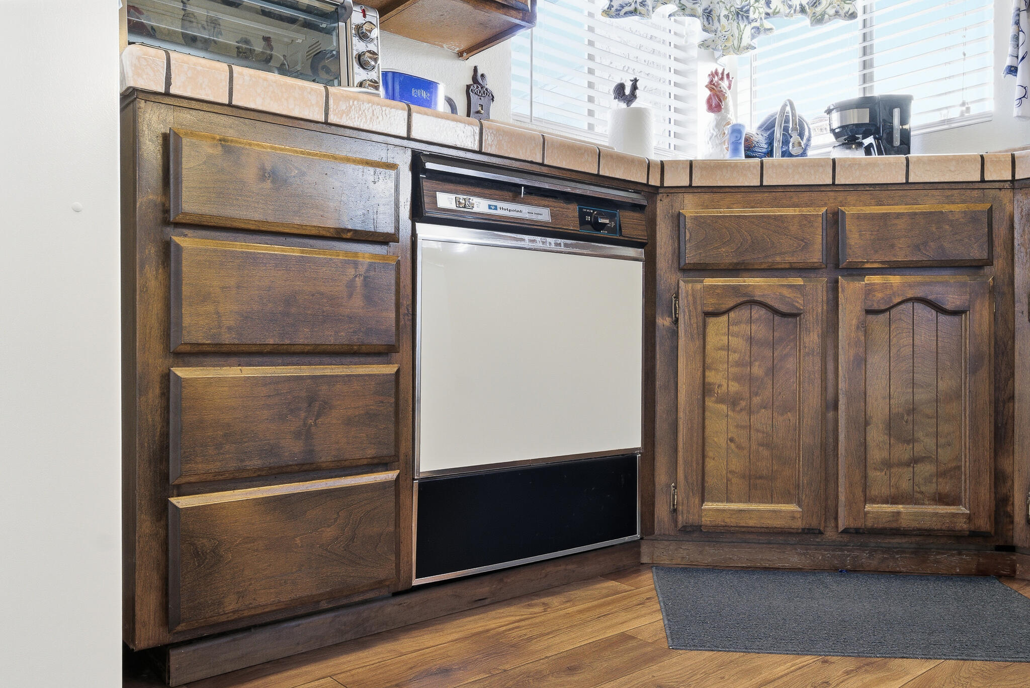 1205 E Ferguson Ave, Visalia, CA 93292