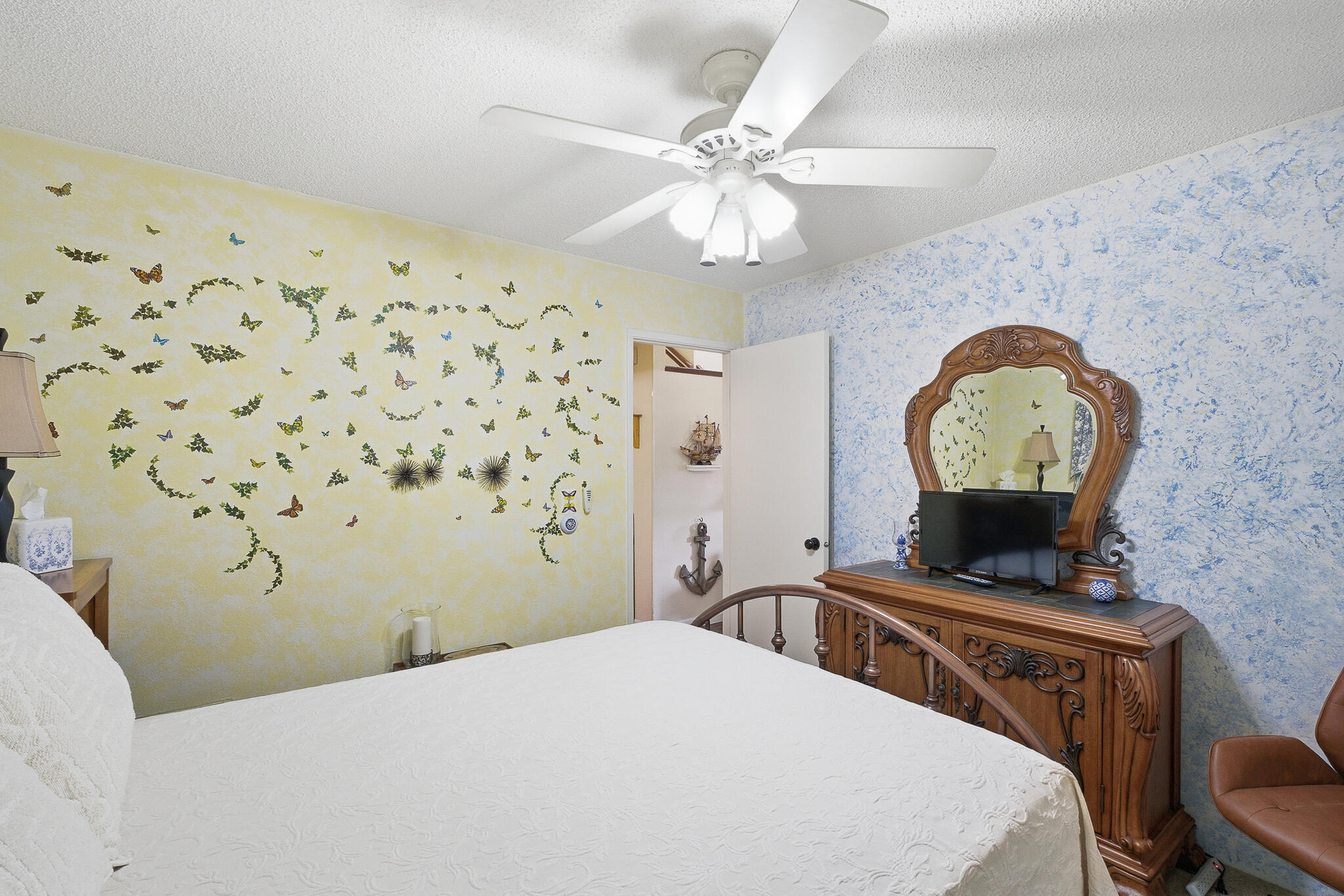 1205 E Ferguson Ave, Visalia, CA 93292