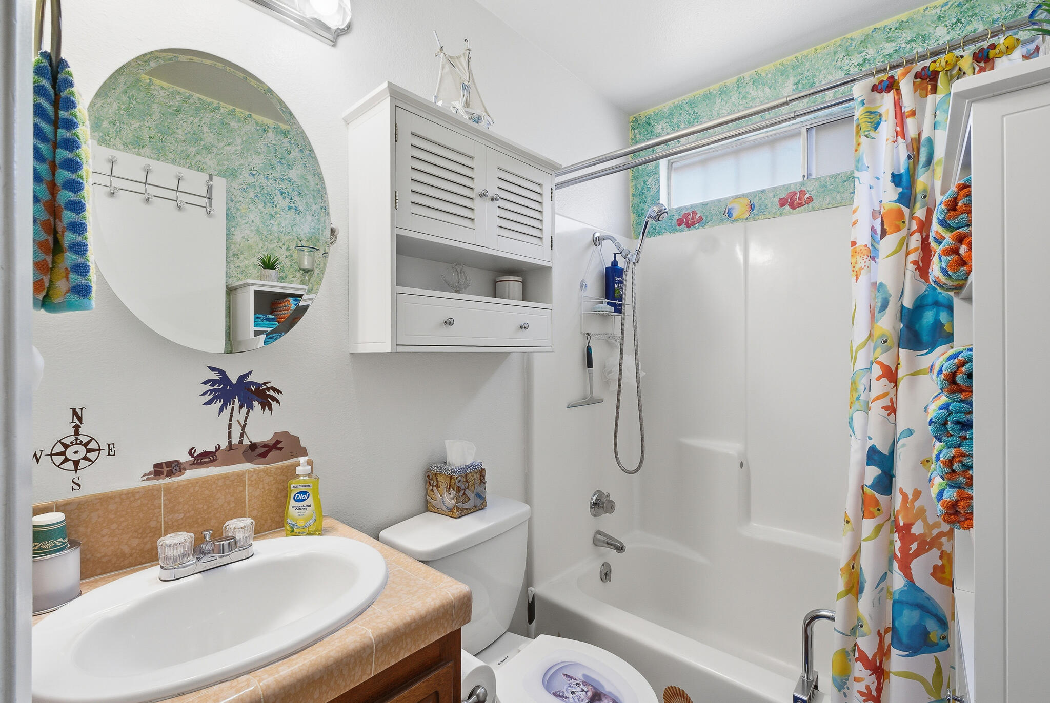 1205 E Ferguson Ave, Visalia, CA 93292