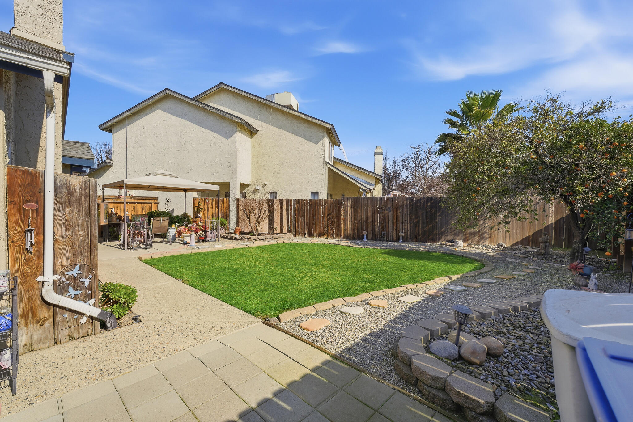 1205 E Ferguson Ave, Visalia, CA 93292