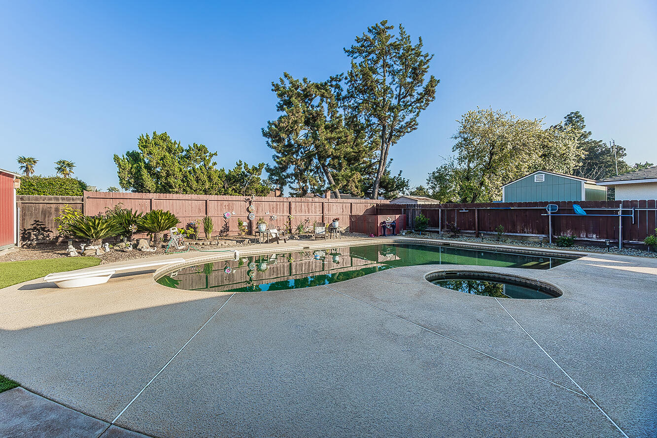 5644 N Hazel Ave, Fresno, CA 93711