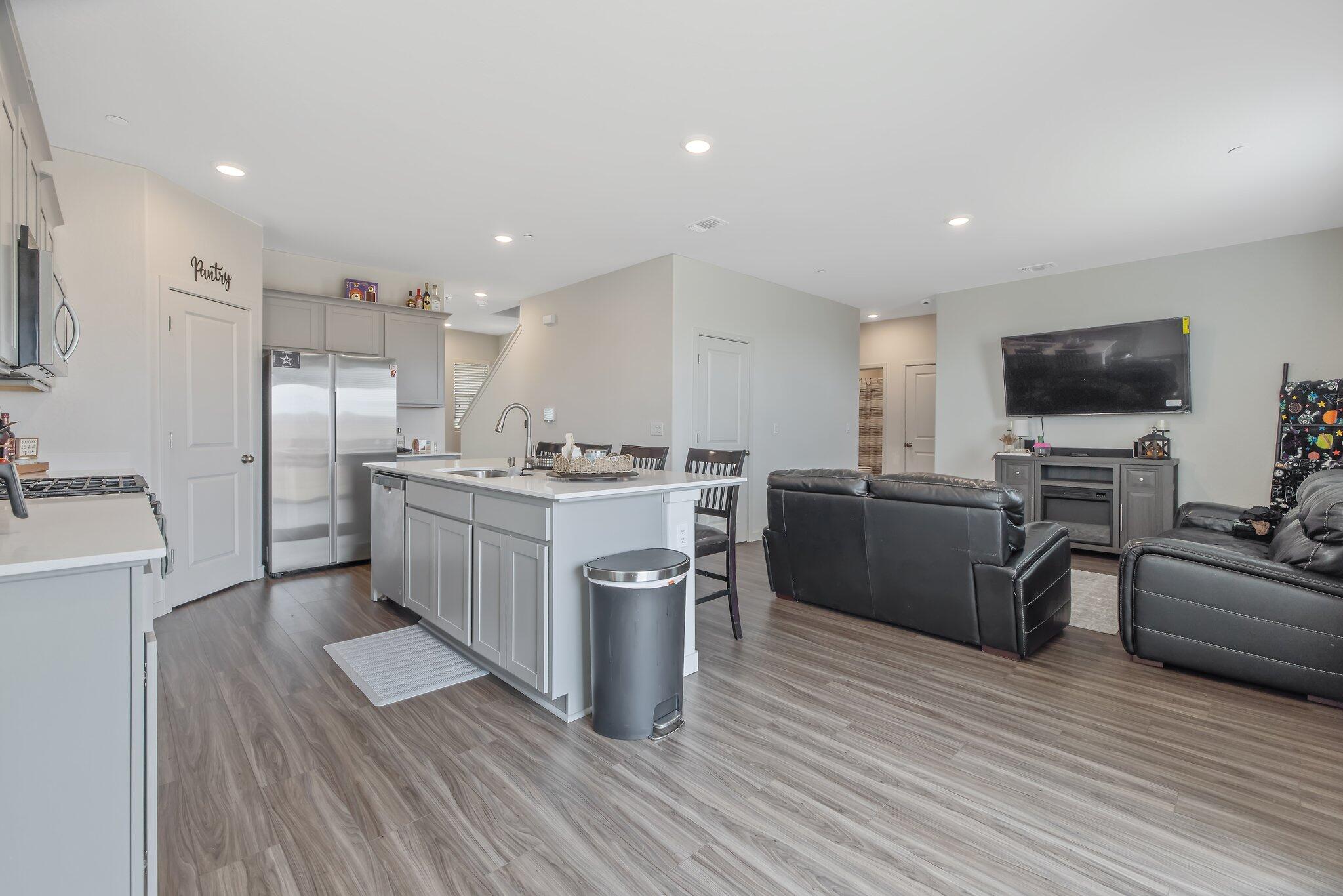 920 Maricopa St, Tulare, CA 93274