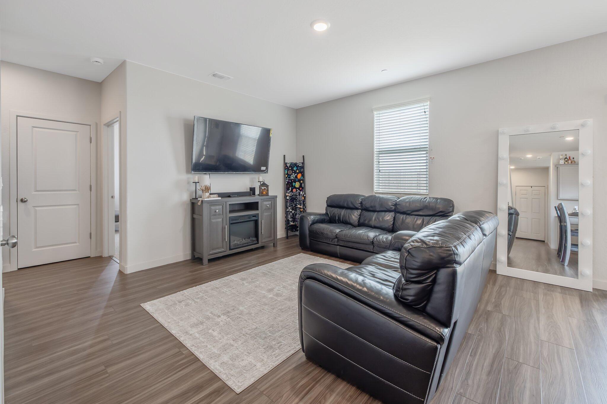 920 Maricopa St, Tulare, CA 93274