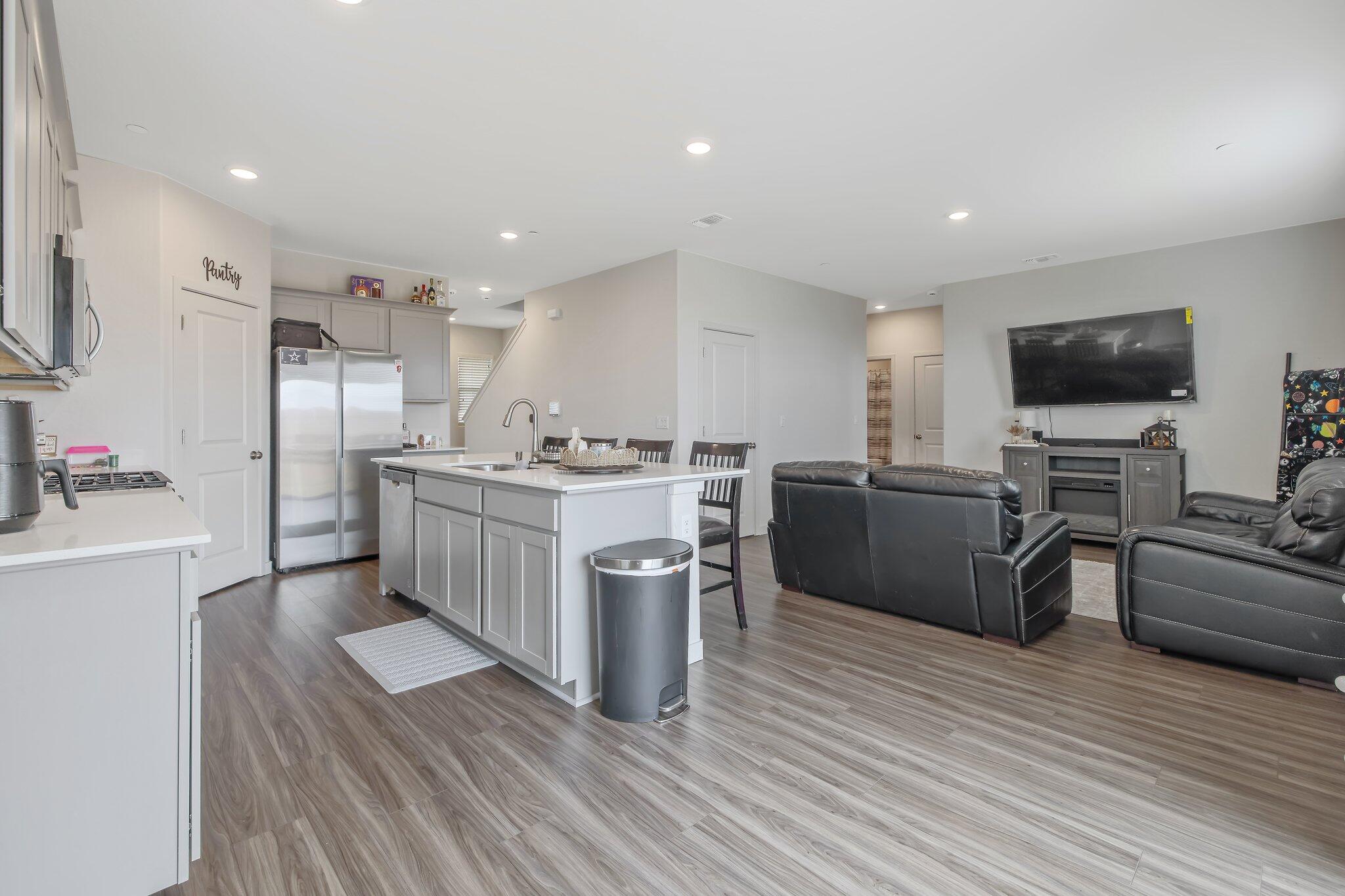 920 Maricopa St, Tulare, CA 93274