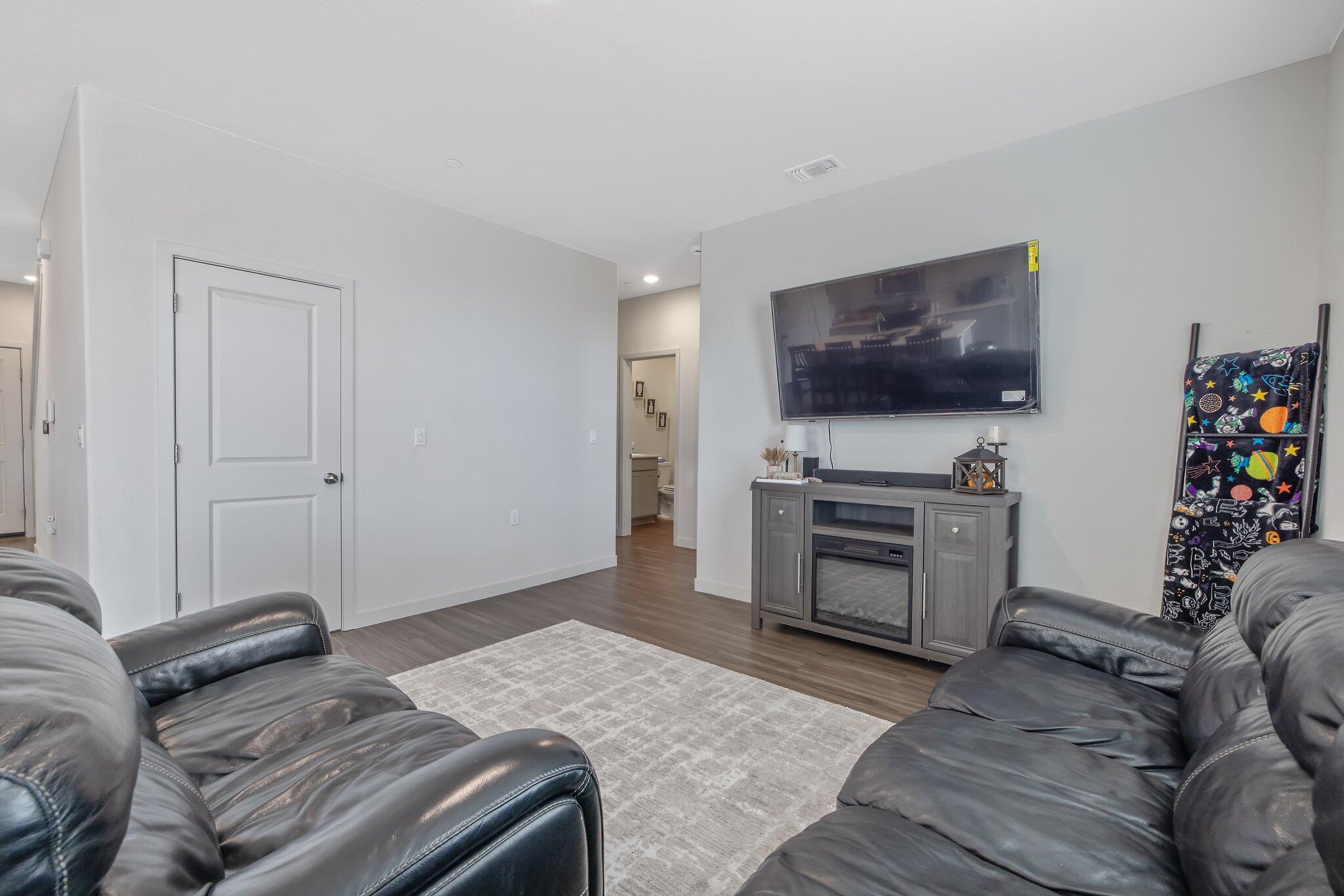 920 Maricopa St, Tulare, CA 93274