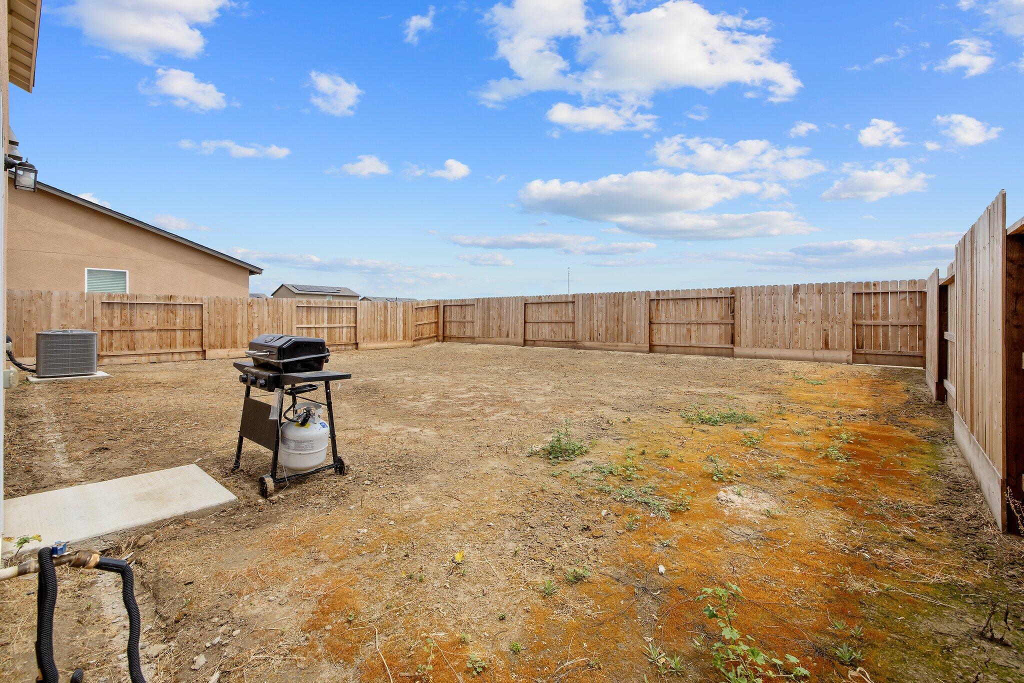 920 Maricopa St, Tulare, CA 93274