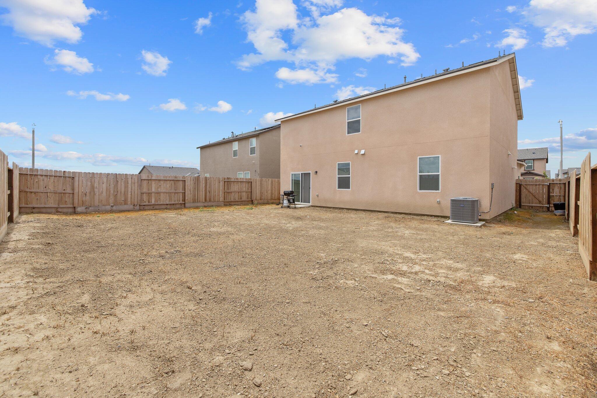 920 Maricopa St, Tulare, CA 93274