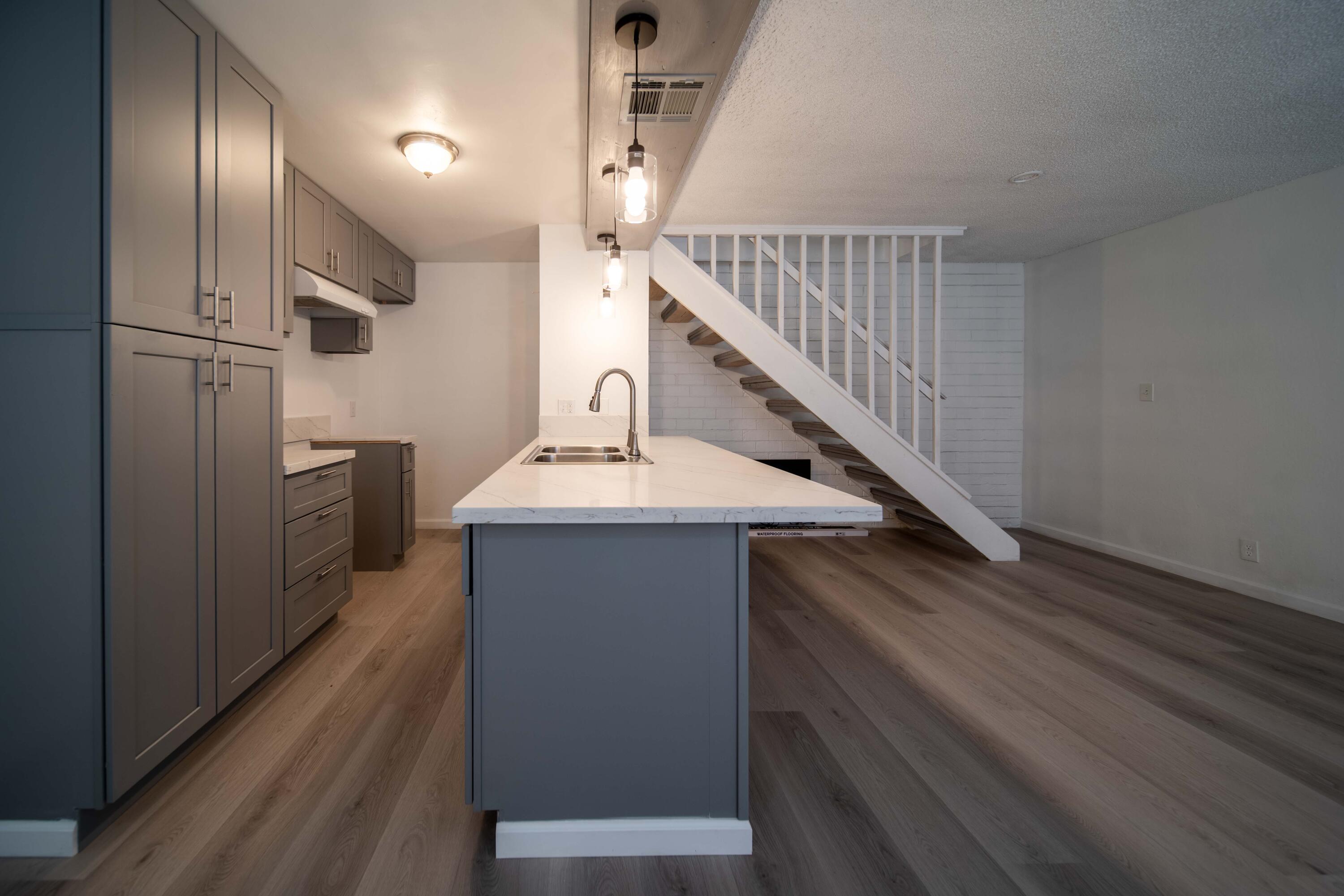 2585 W Fairmont Ave, Fresno, CA 93705