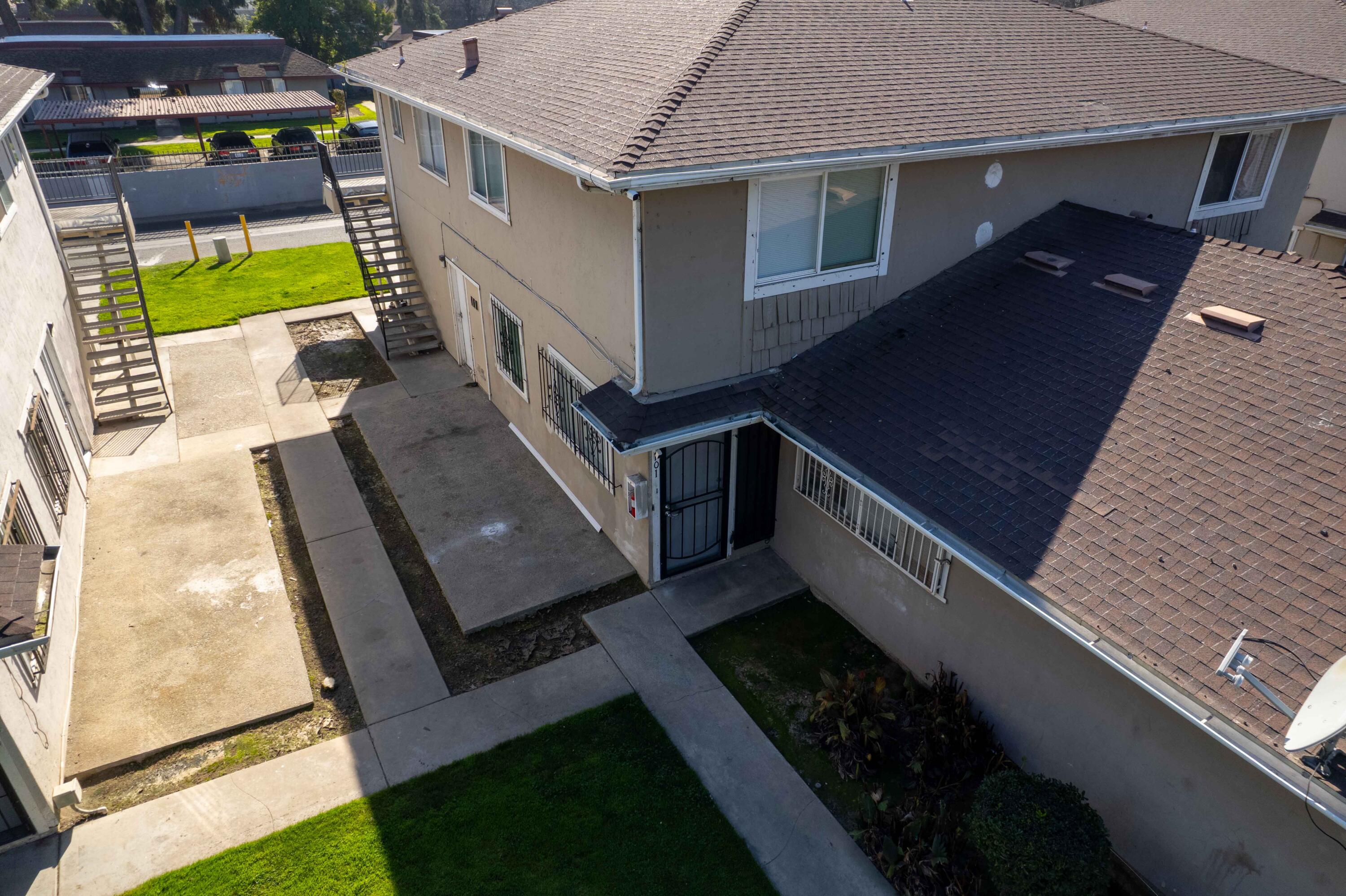 2585 W Fairmont Ave, Fresno, CA 93705