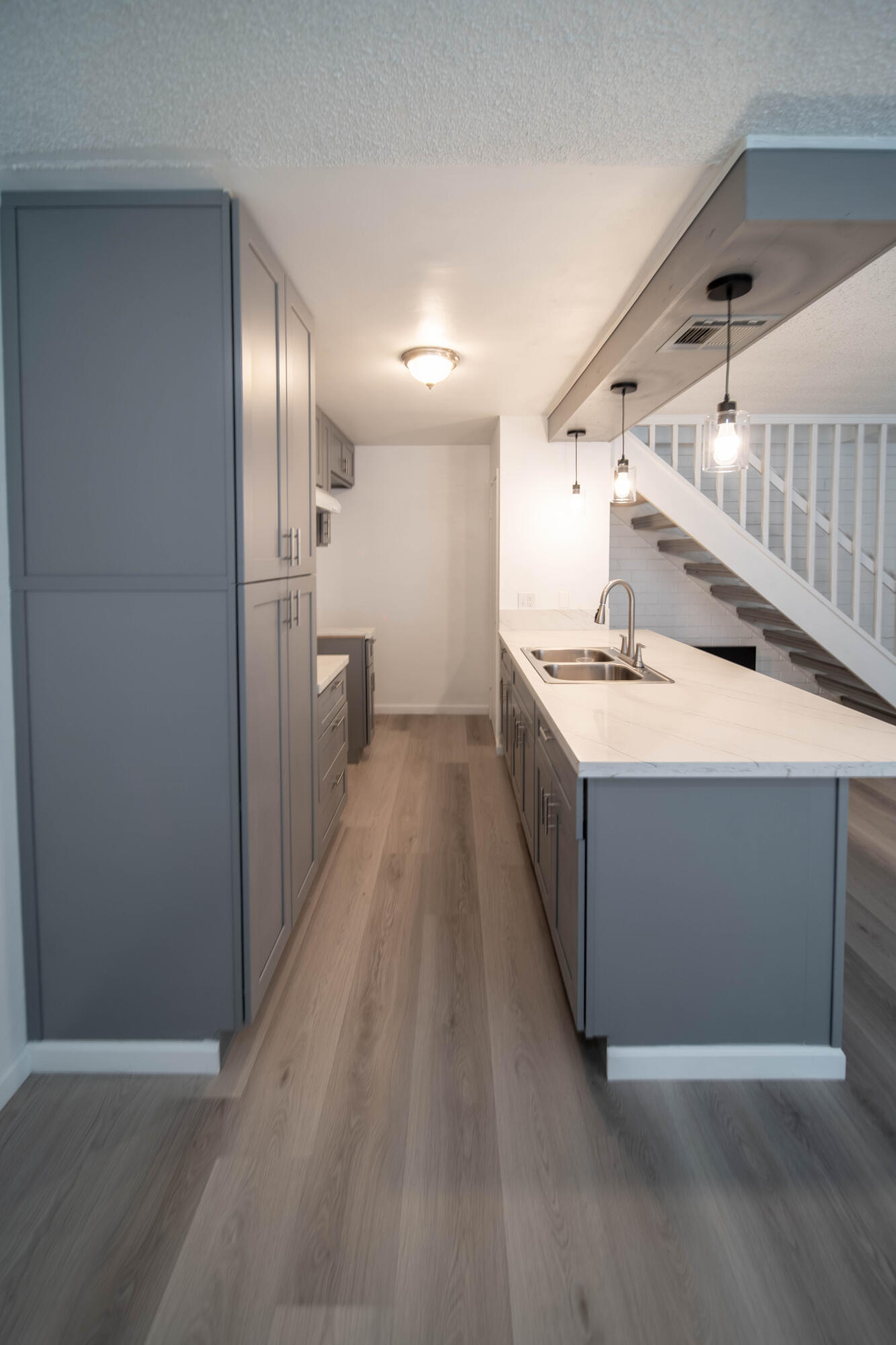 2585 W Fairmont Ave, Fresno, CA 93705