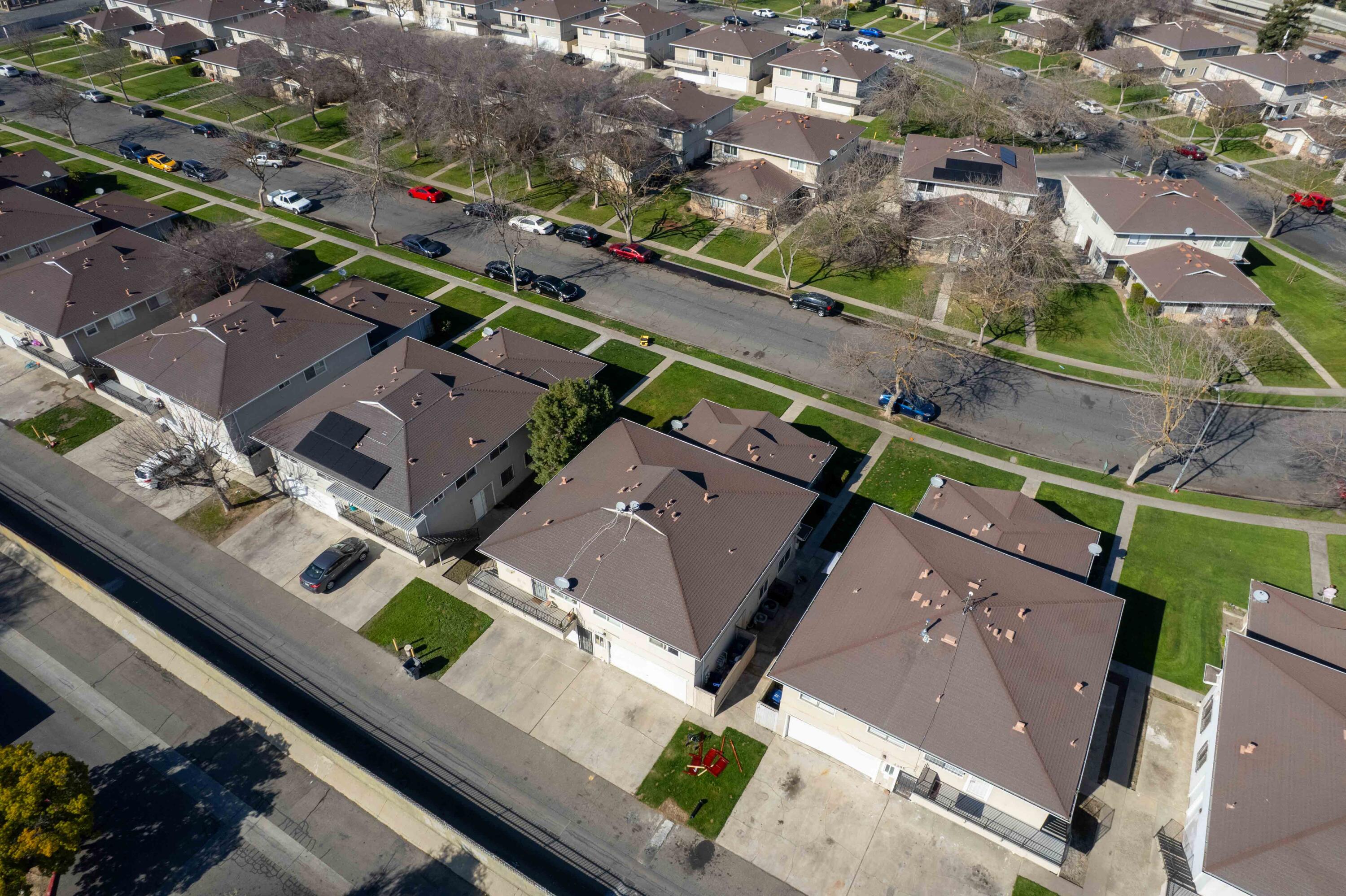 2585 W Fairmont Ave, Fresno, CA 93705