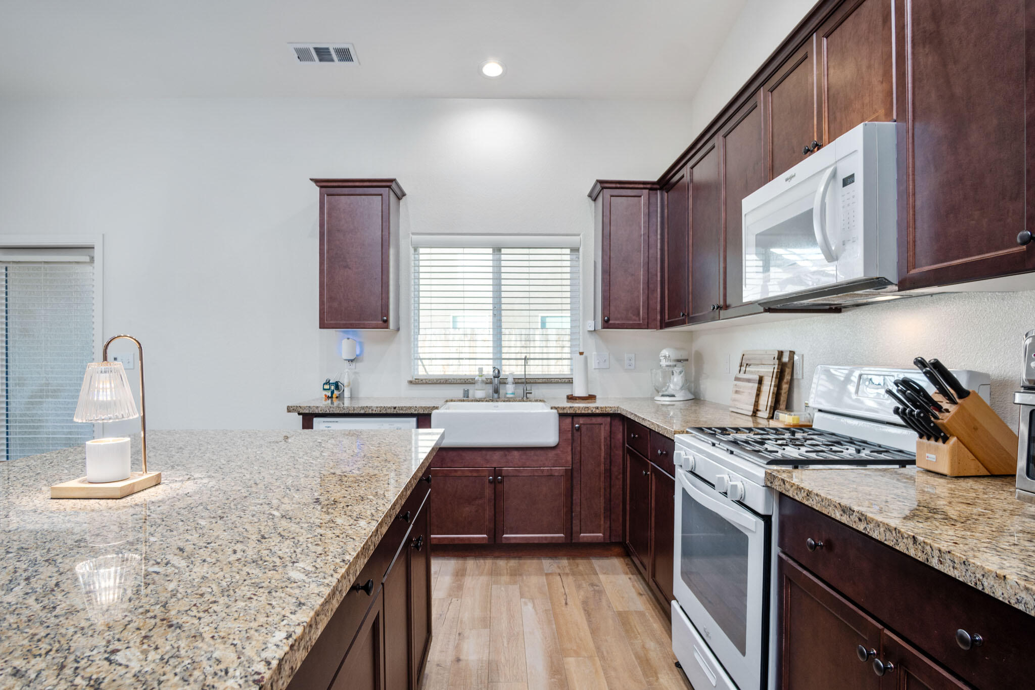 1942 W Date Ave, Porterville, CA 93257