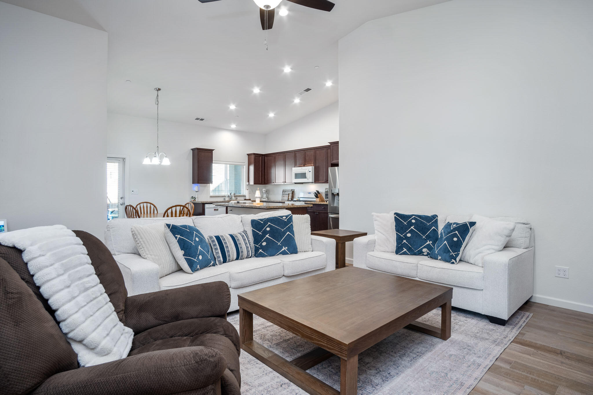 1942 W Date Ave, Porterville, CA 93257