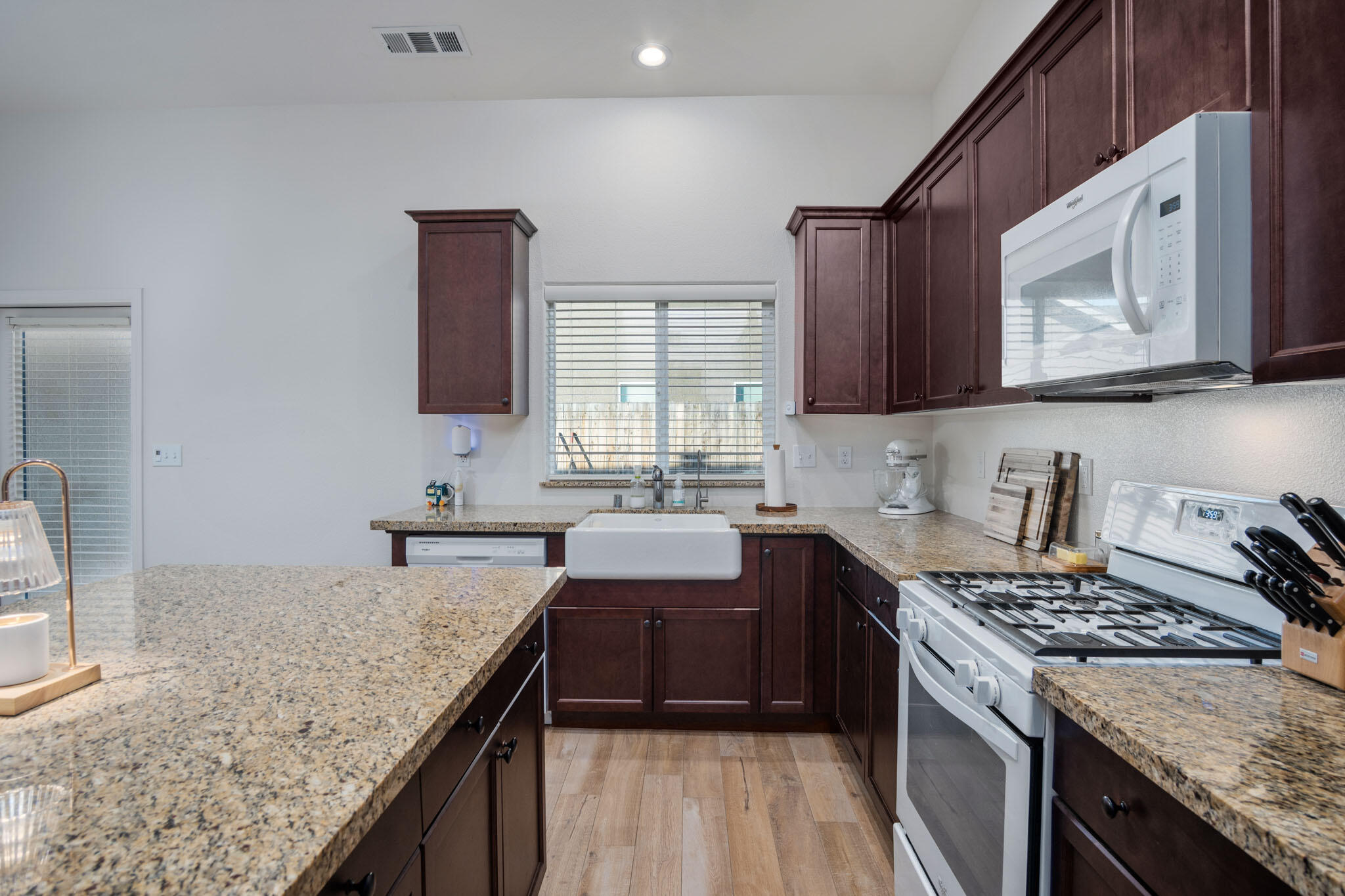 1942 W Date Ave, Porterville, CA 93257