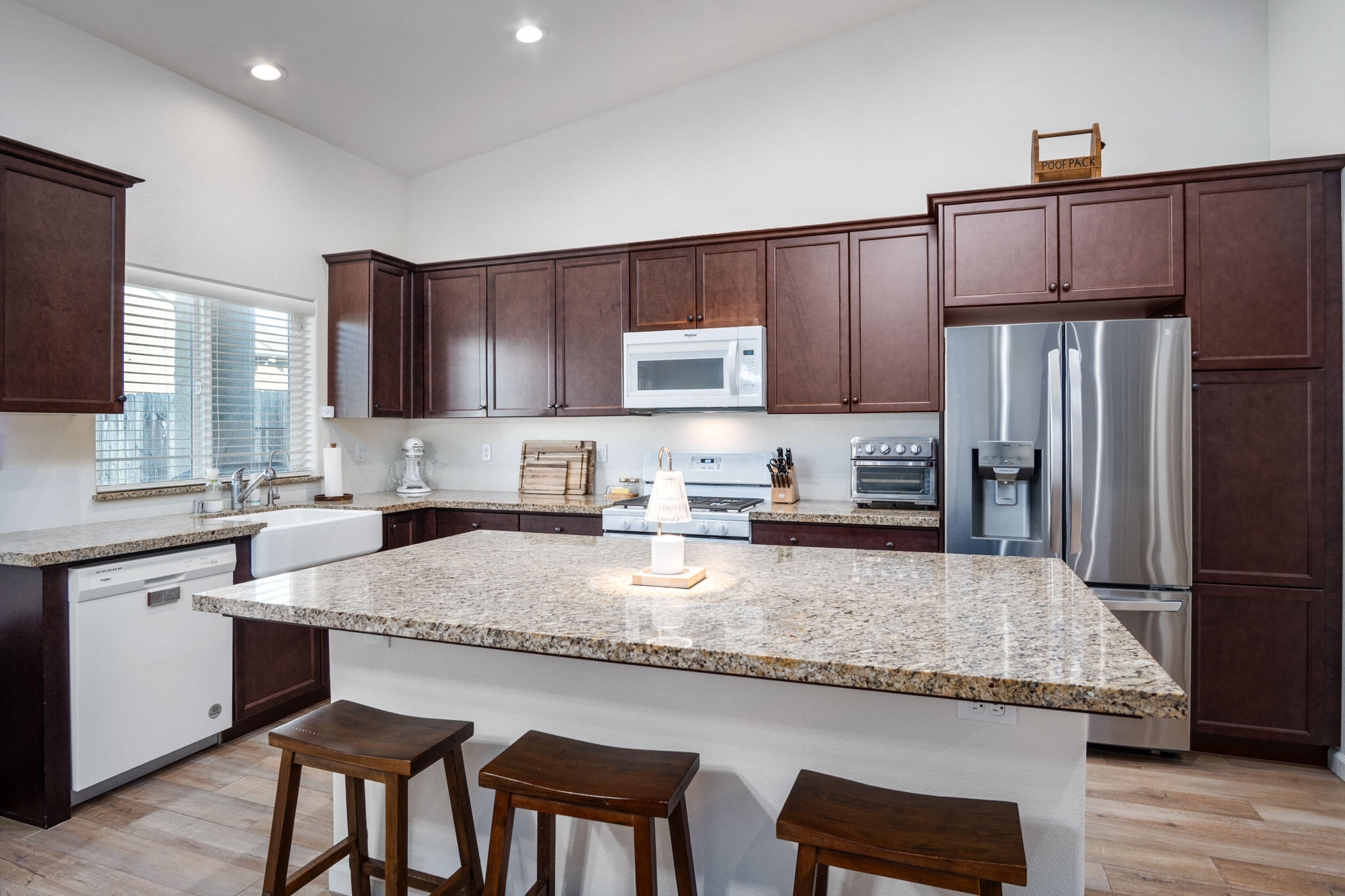 1942 W Date Ave, Porterville, CA 93257