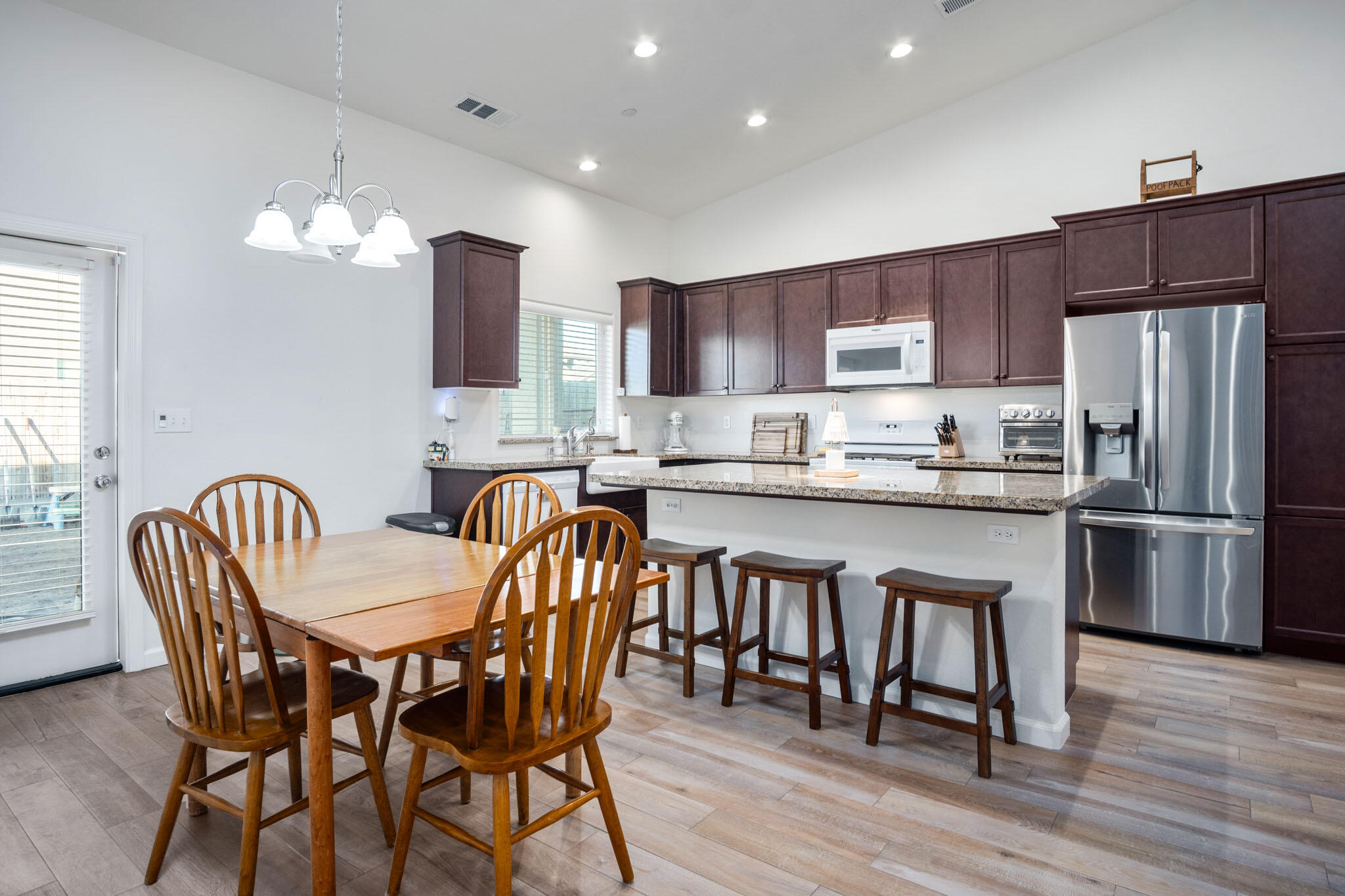 1942 W Date Ave, Porterville, CA 93257