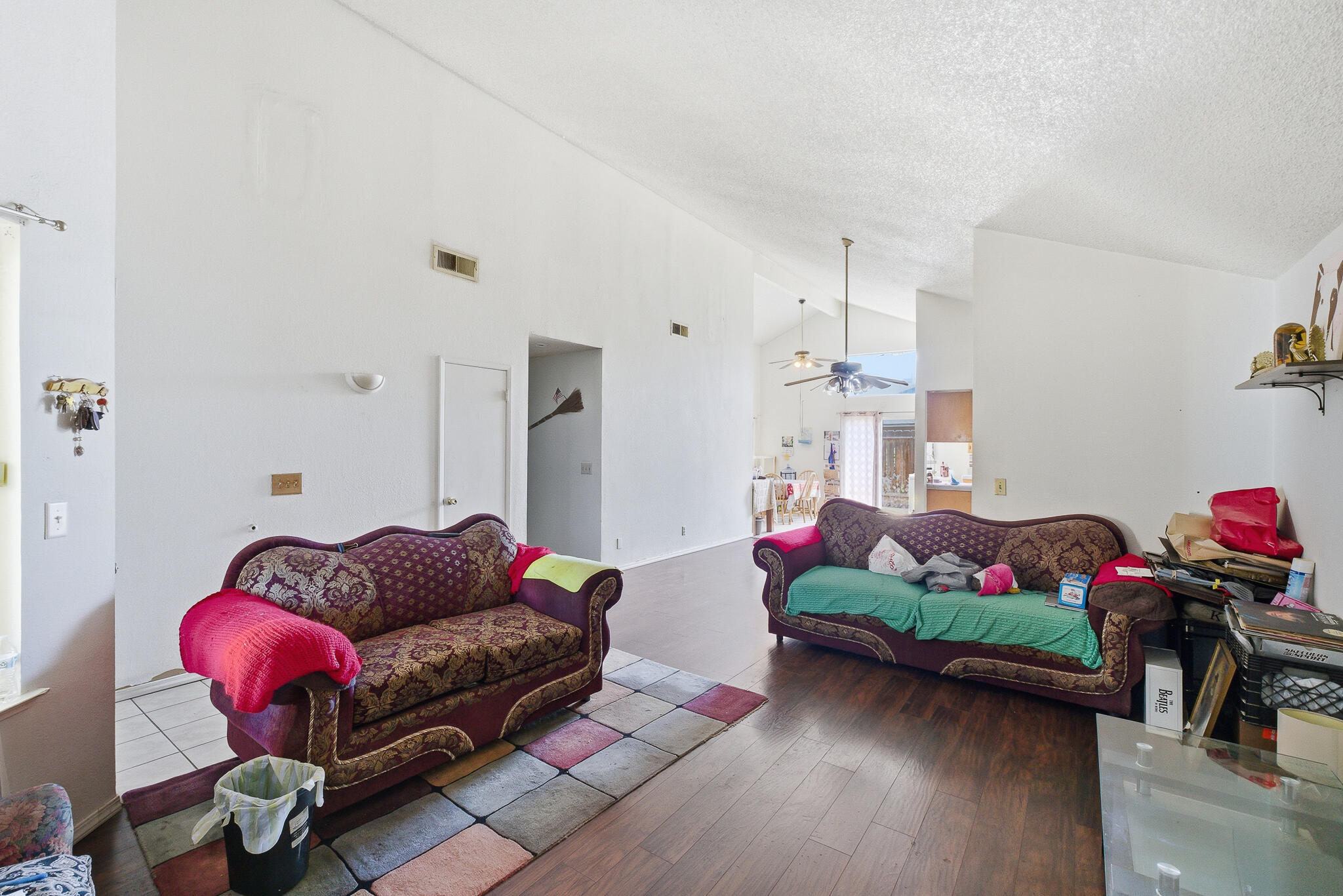 2580 N Knoll Ave, Fresno, CA 93722