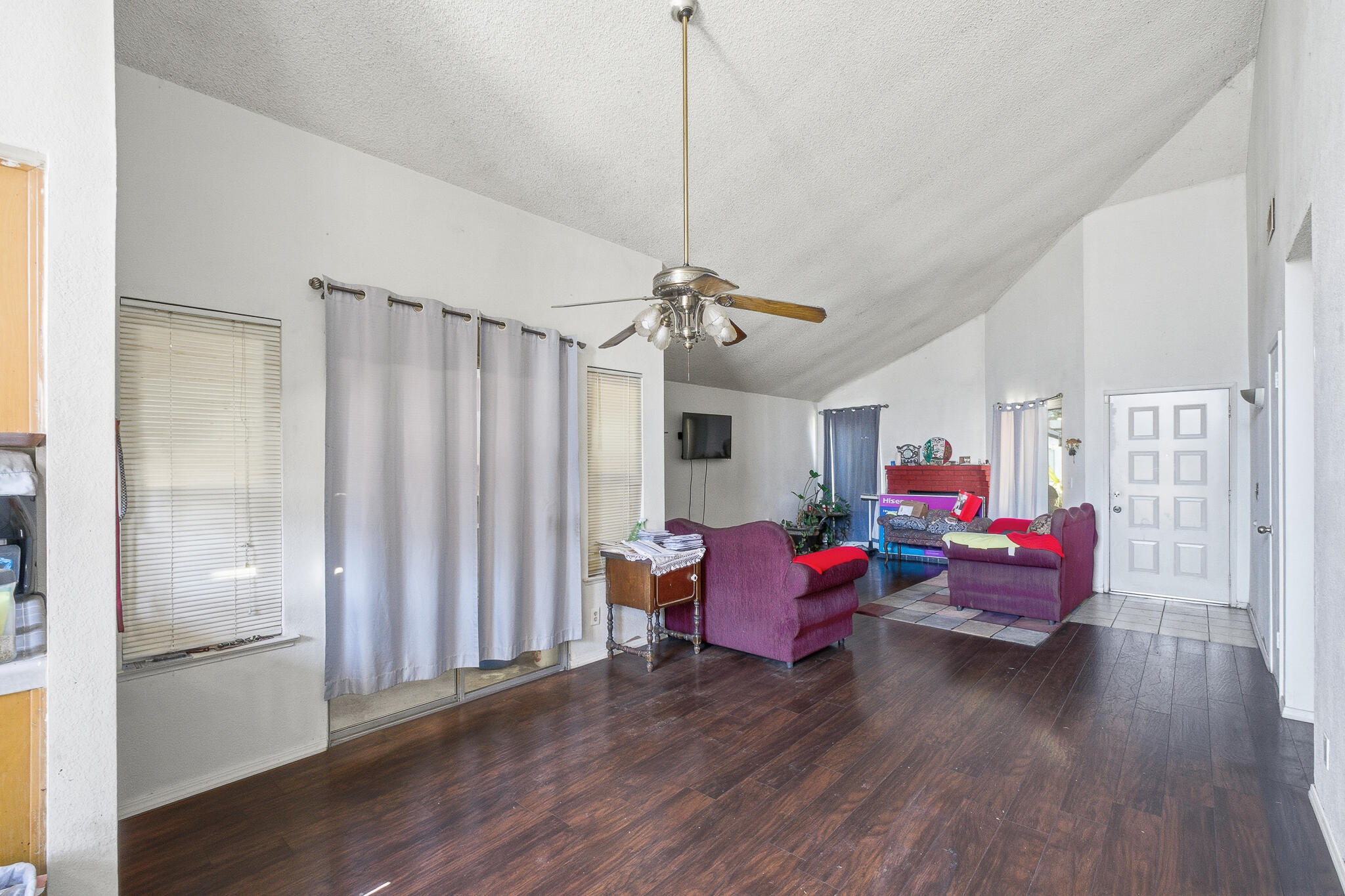 2580 N Knoll Ave, Fresno, CA 93722