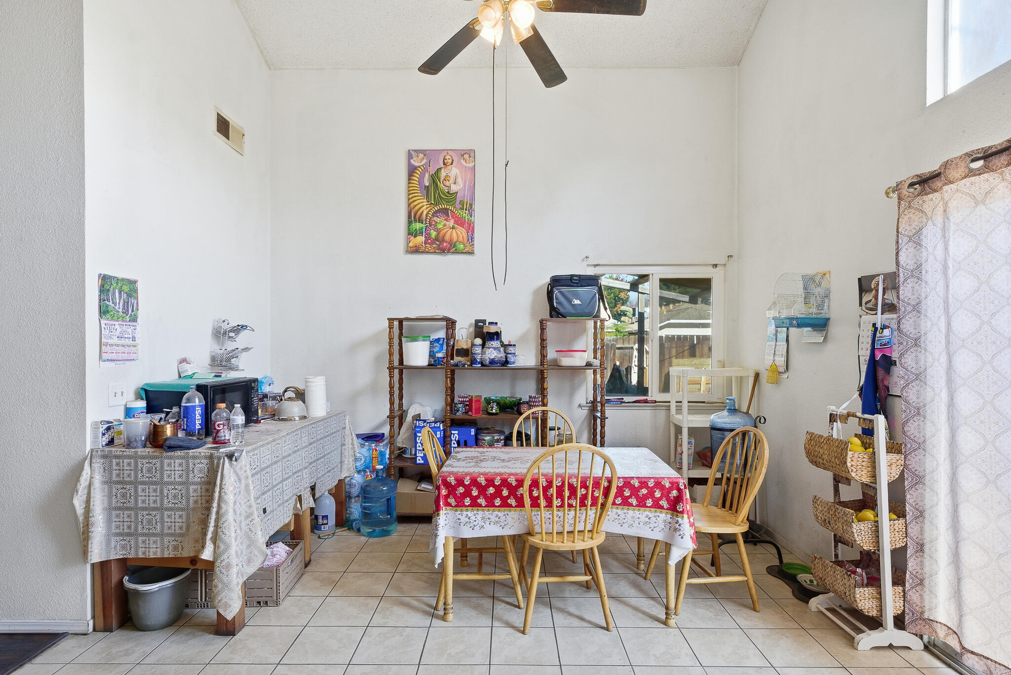 2580 N Knoll Ave, Fresno, CA 93722