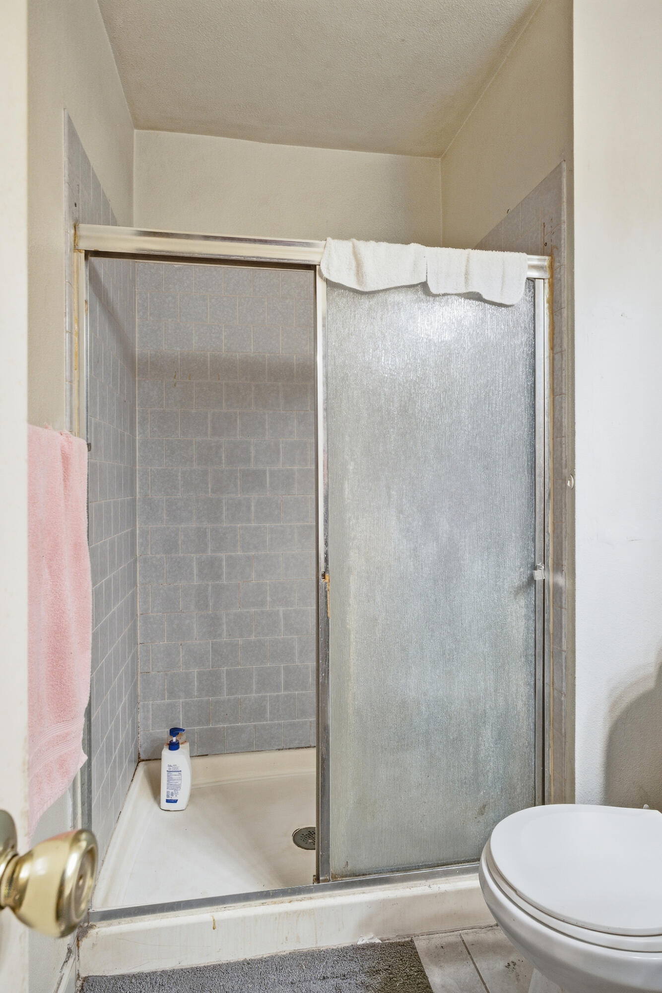 2580 N Knoll Ave, Fresno, CA 93722