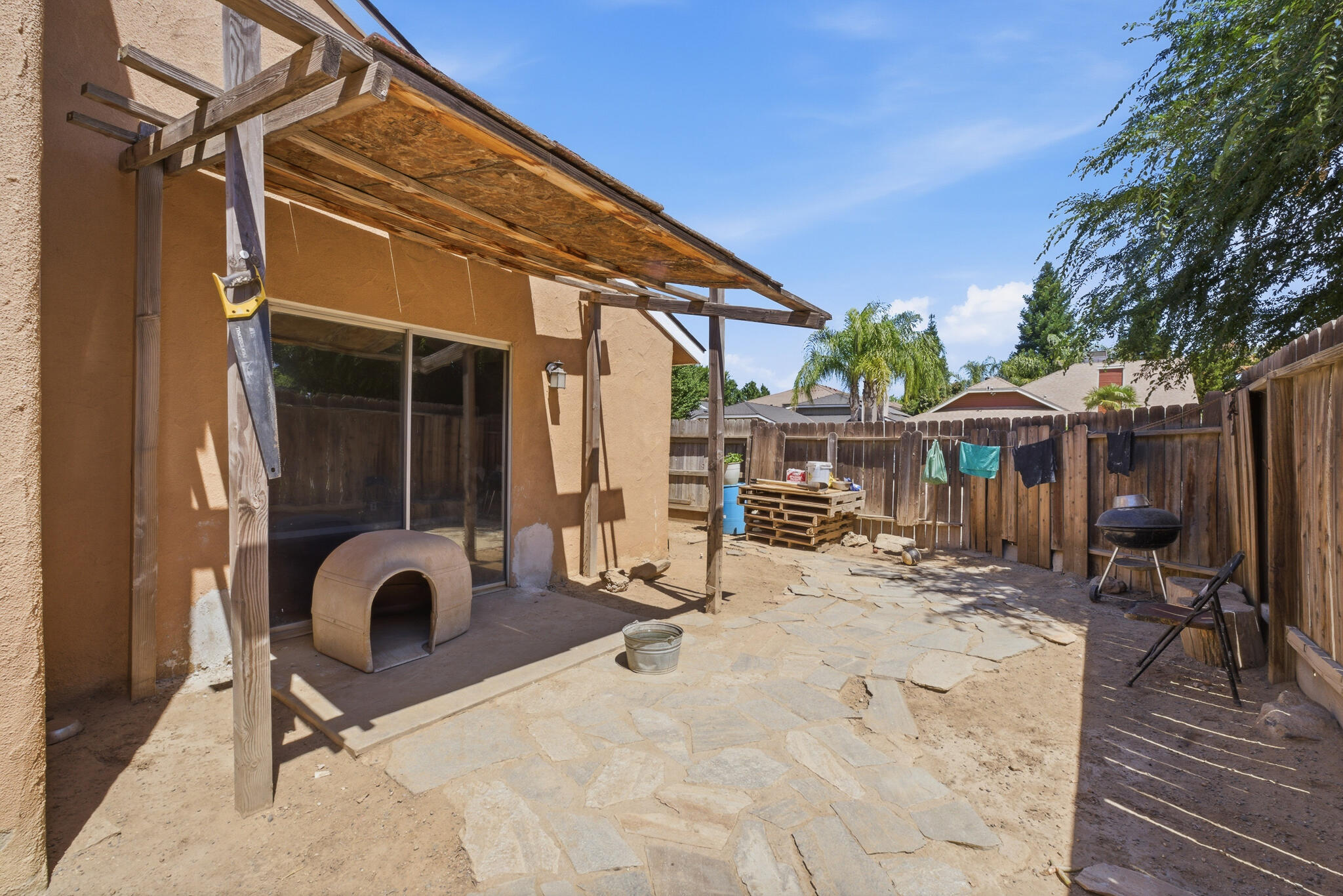 2580 N Knoll Ave, Fresno, CA 93722