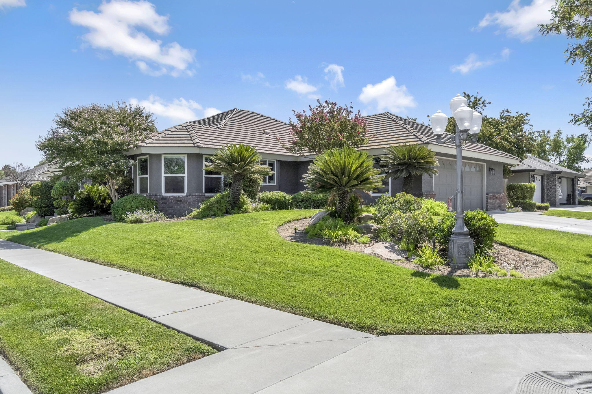 1405 Lincon Ln, Lemoore, CA 93245