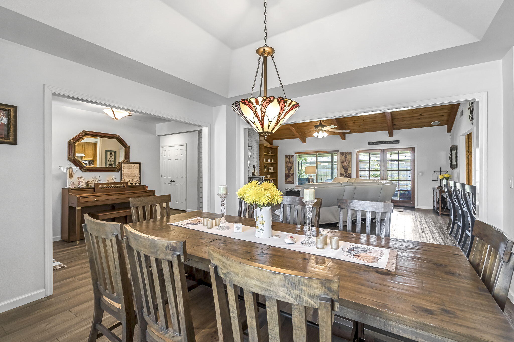 1405 Lincon Ln, Lemoore, CA 93245