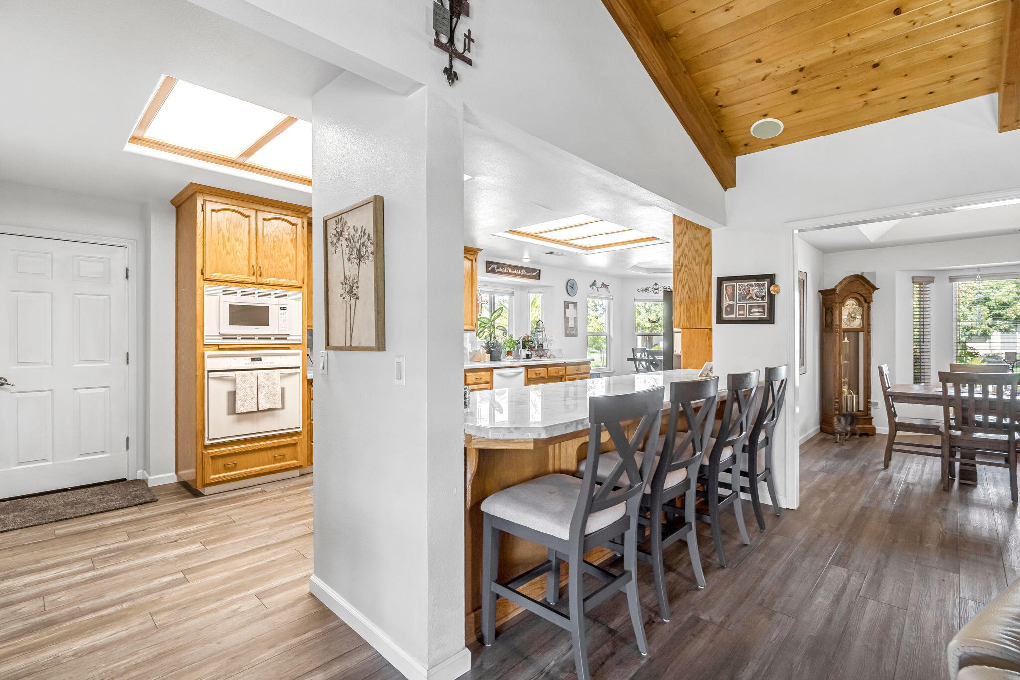 1405 Lincon Ln, Lemoore, CA 93245