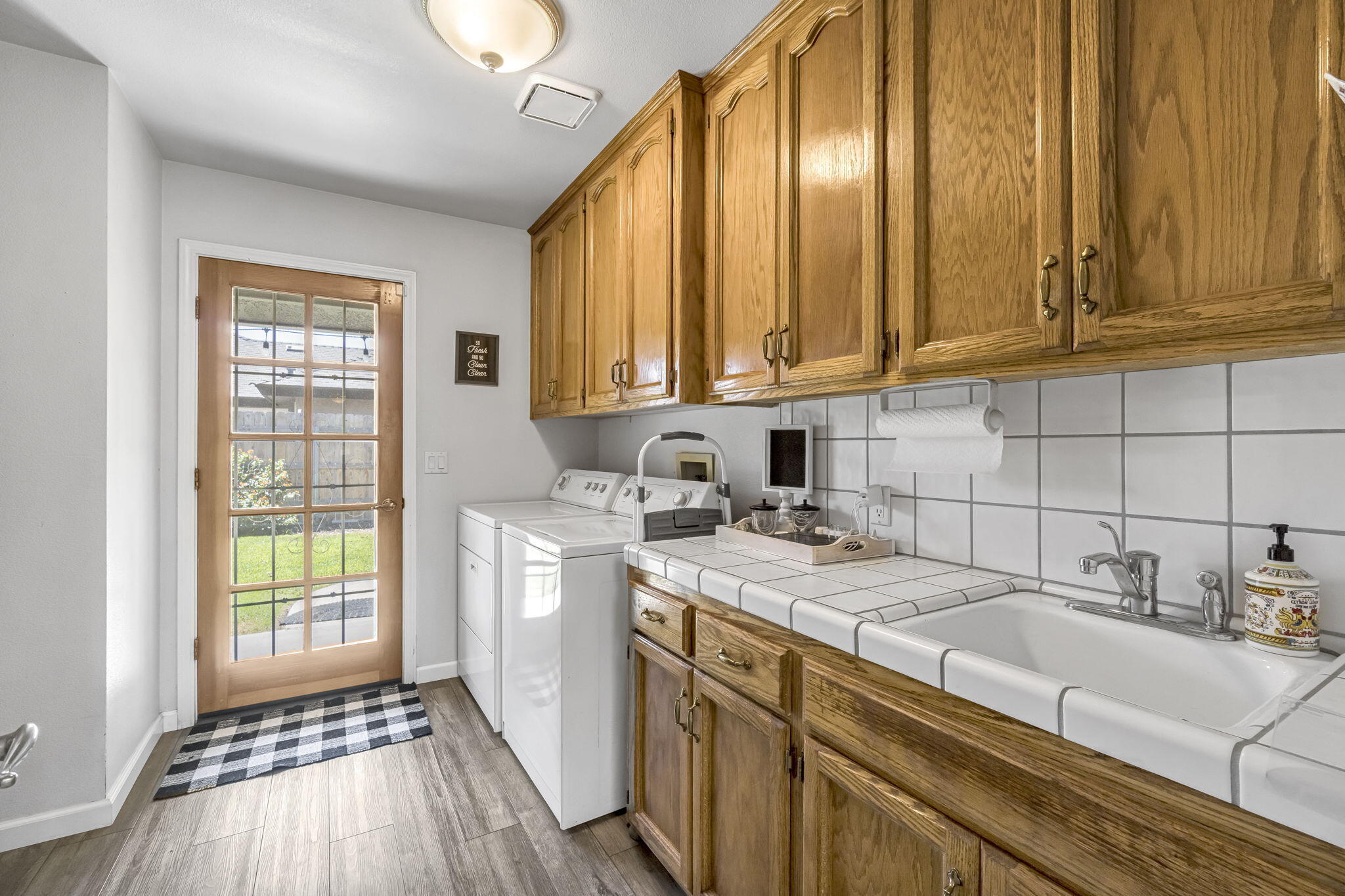 1405 Lincon Ln, Lemoore, CA 93245